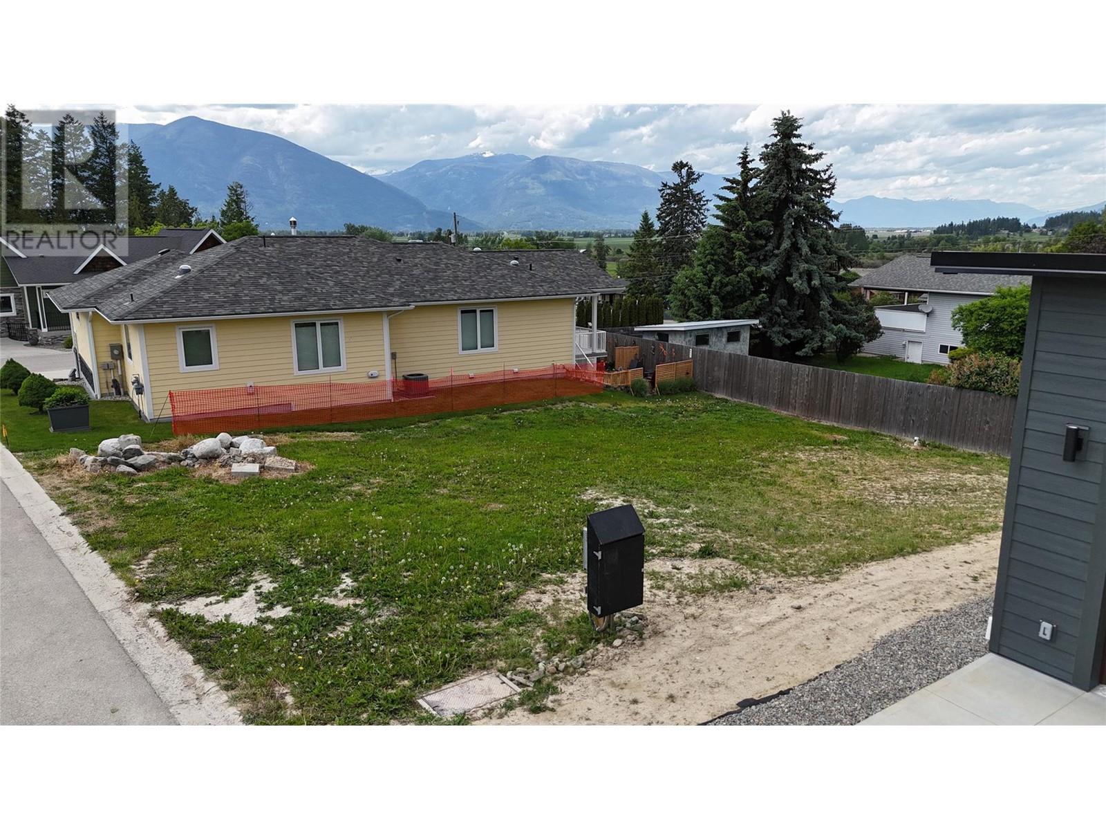 405 Canyon Street Unit# 10, Creston, British Columbia  V0B 1G3 - Photo 1 - 10349440