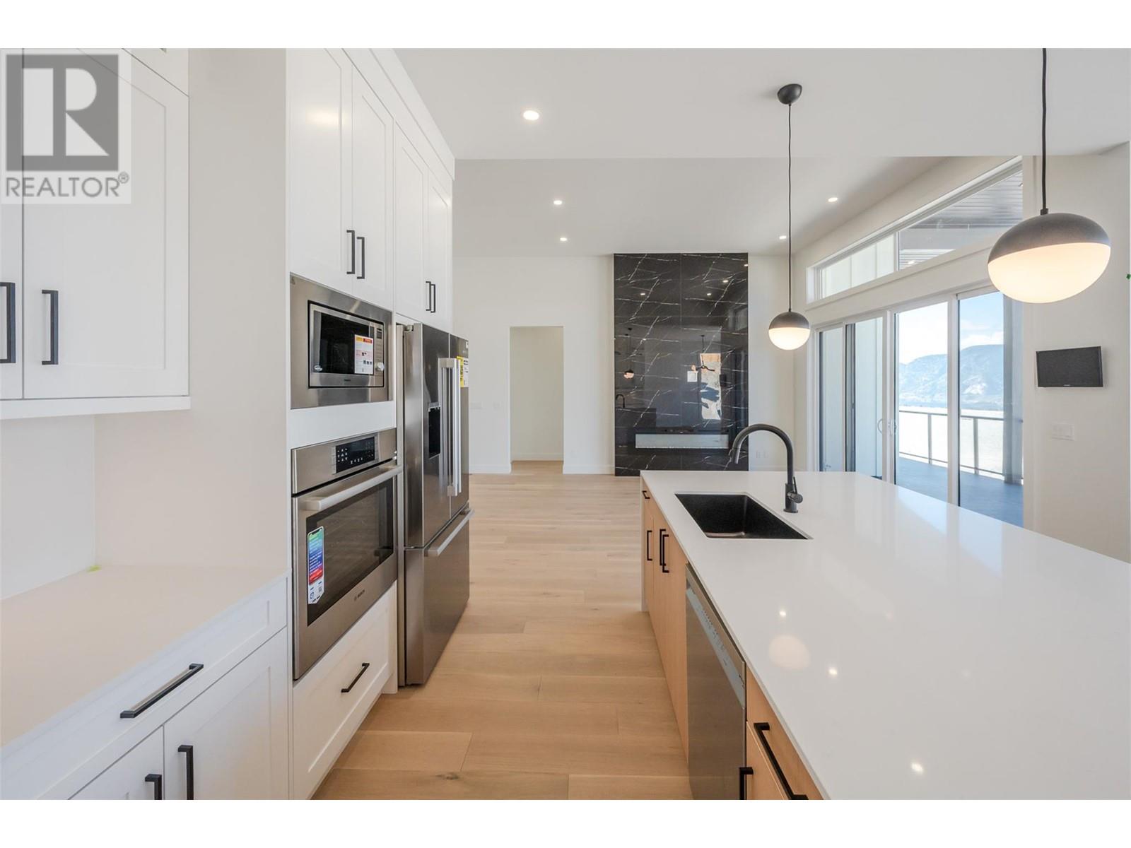 1163 Elk Street, Penticton, British Columbia  V2A 0C9 - Photo 10 - 10349527