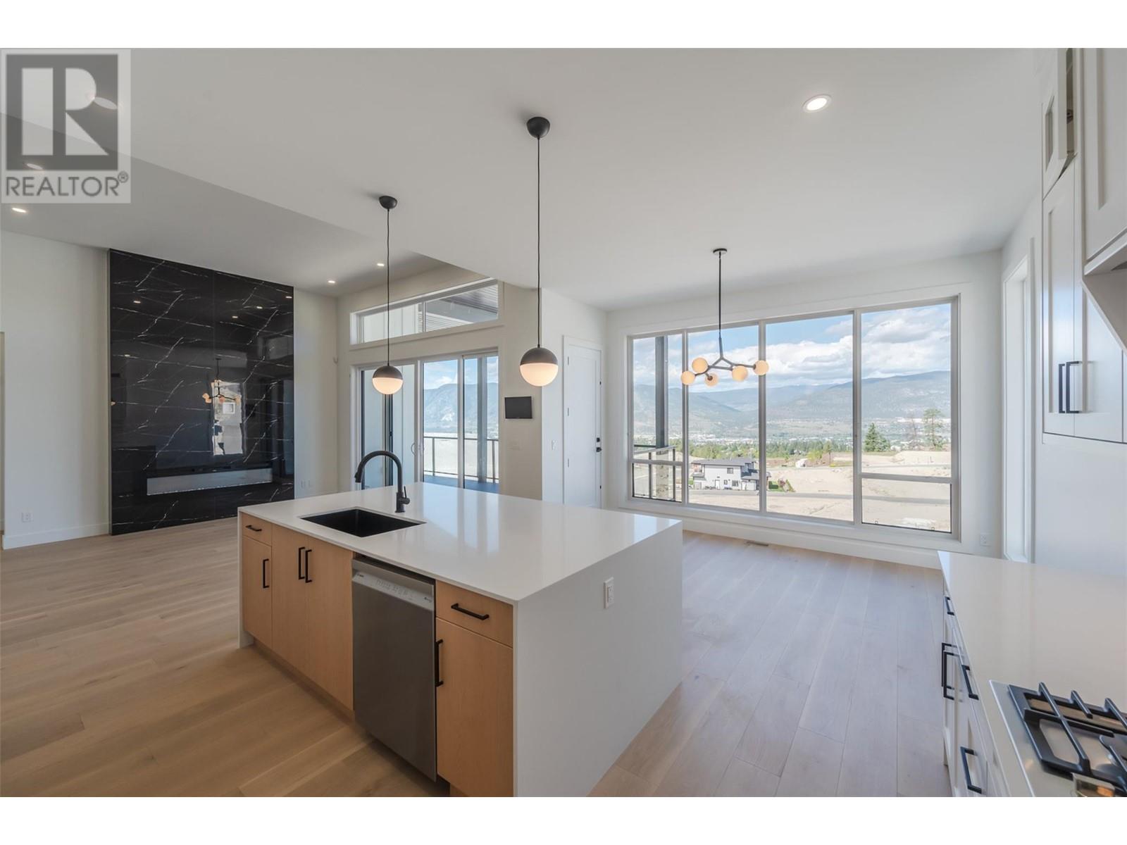 1163 Elk Street, Penticton, British Columbia  V2A 0C9 - Photo 2 - 10349527