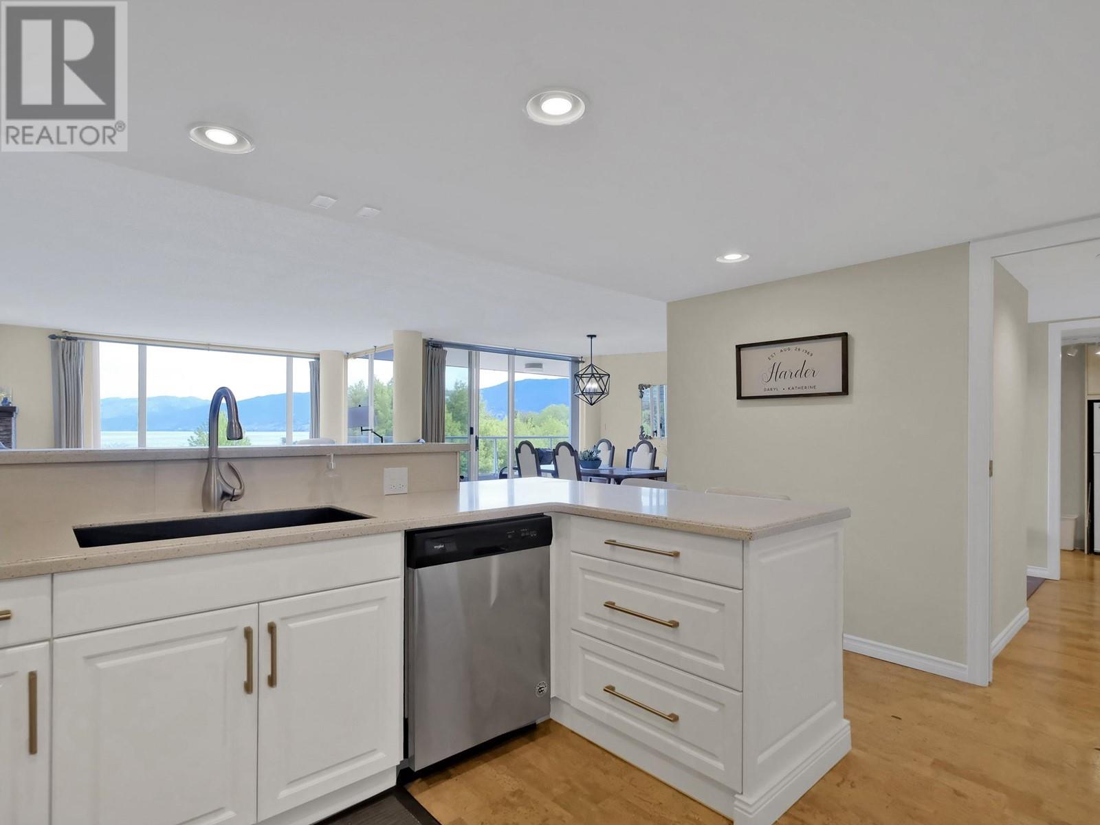 86 Lakeshore Drive Unit# 302, Penticton, British Columbia  V2A 1B5 - Photo 6 - 10349568