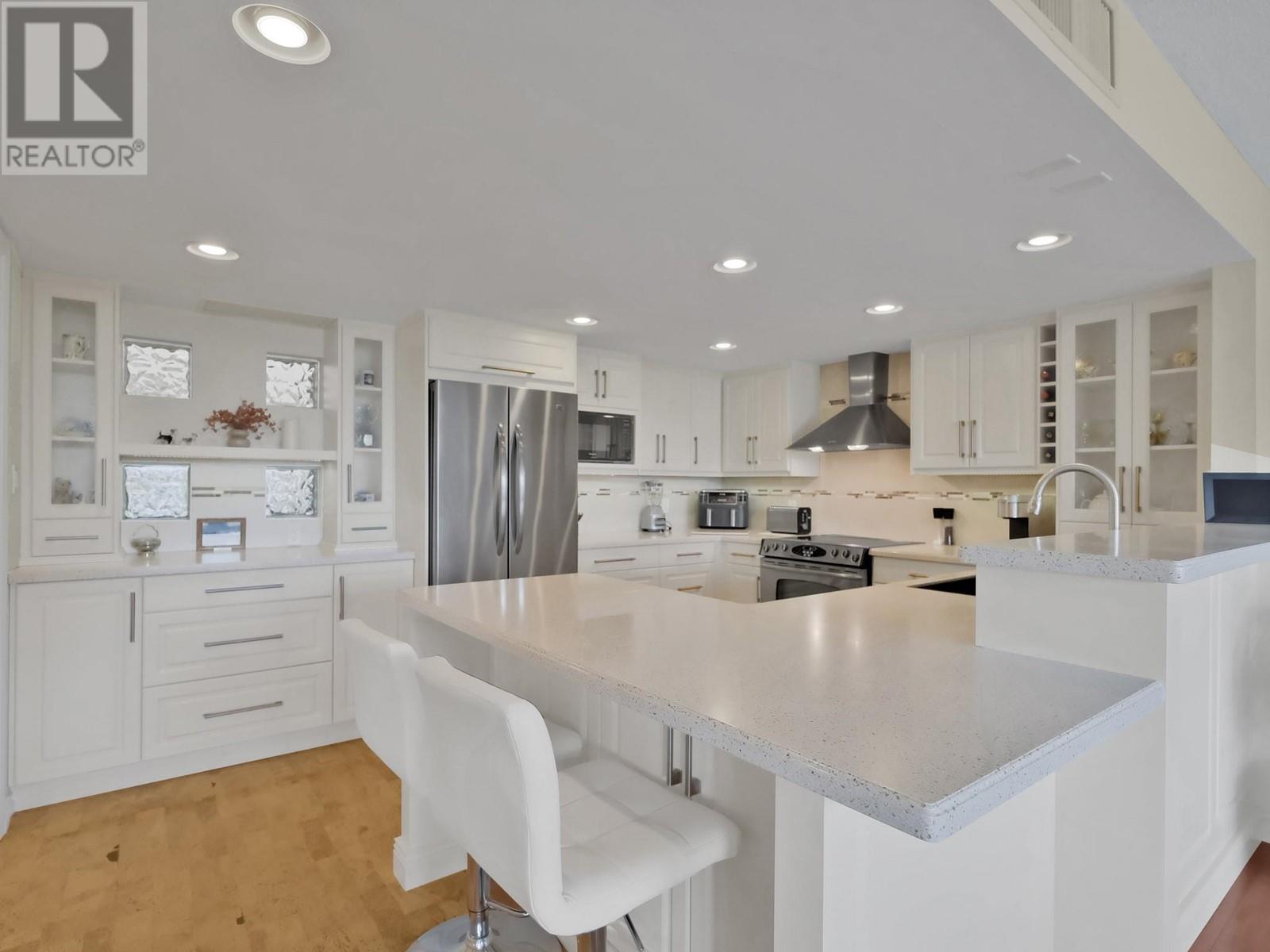 86 Lakeshore Drive Unit# 302, Penticton, British Columbia  V2A 1B5 - Photo 8 - 10349568