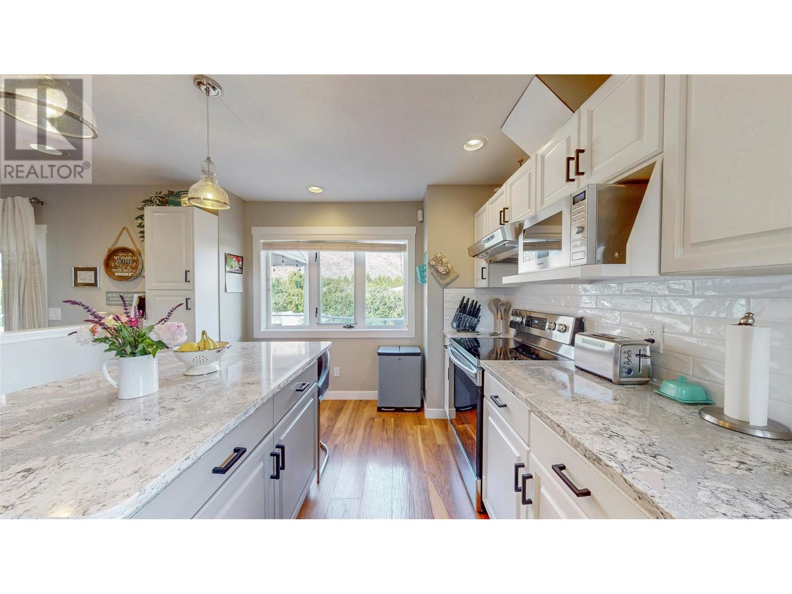5896 Fairview Place, Oliver, British Columbia  V0H 1T1 - Photo 11 - 10349380