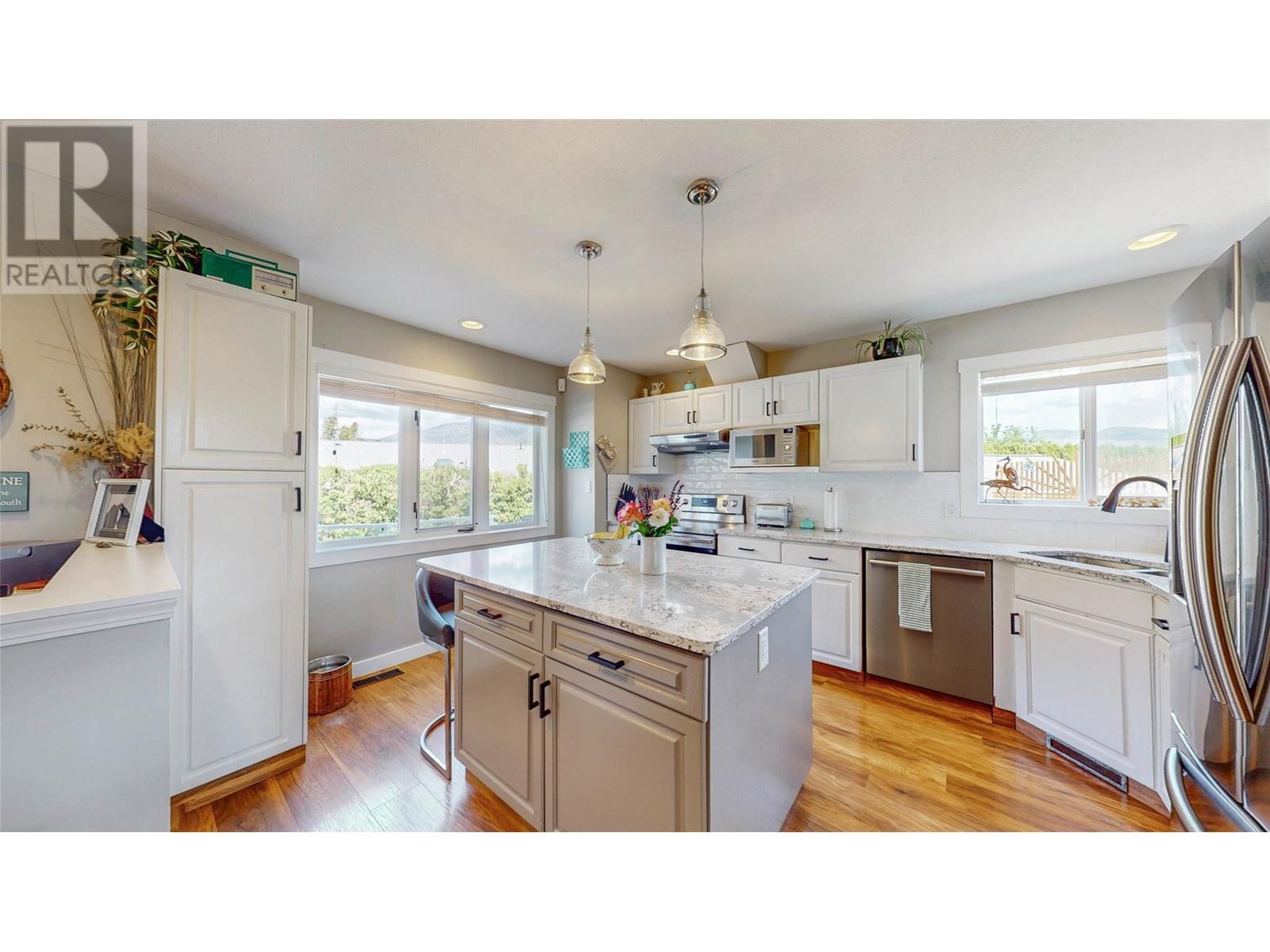 5896 Fairview Place, Oliver, British Columbia  V0H 1T1 - Photo 12 - 10349380