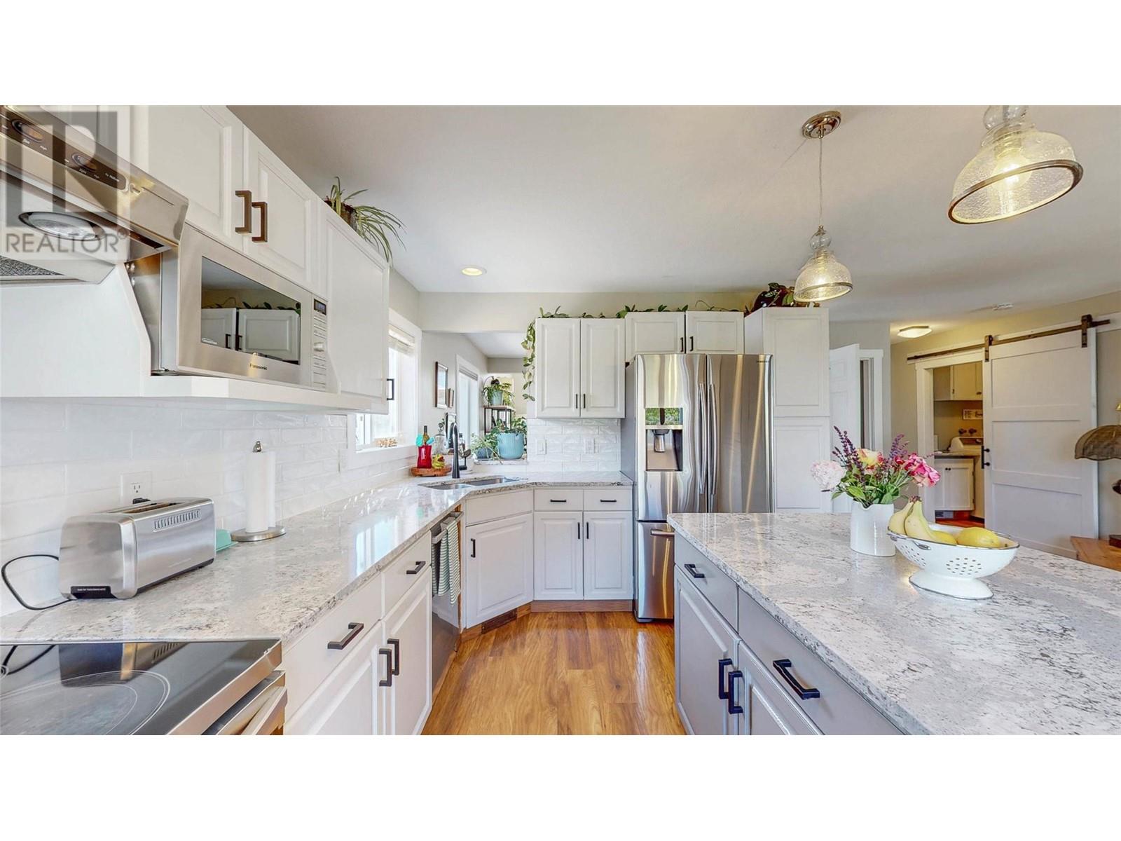5896 Fairview Place, Oliver, British Columbia  V0H 1T1 - Photo 13 - 10349380