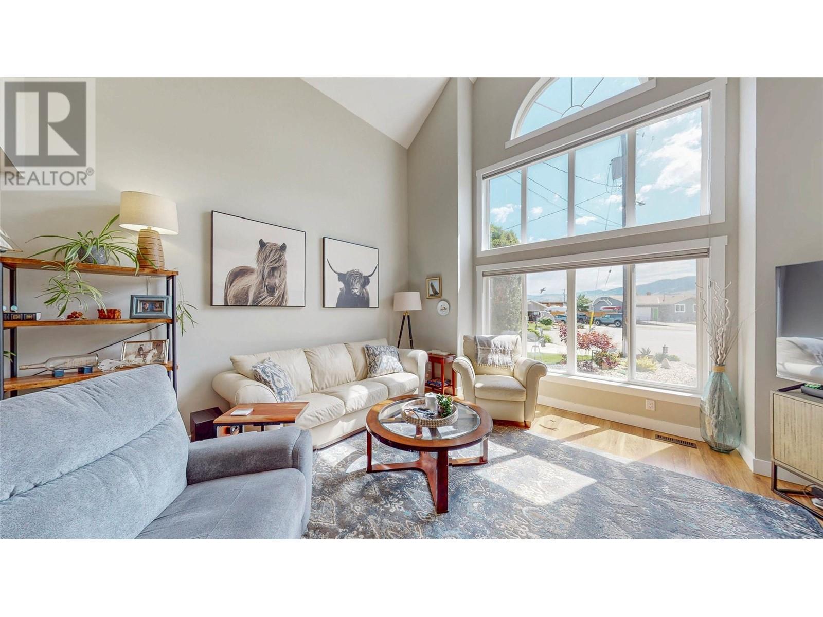 5896 Fairview Place, Oliver, British Columbia  V0H 1T1 - Photo 3 - 10349380
