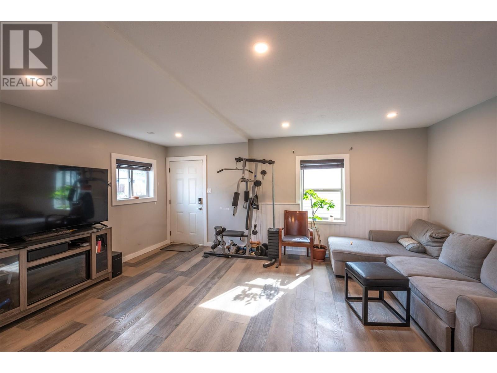 508 Eckhardt Avenue E, Penticton, British Columbia  V2A 1Z8 - Photo 6 - 10348214