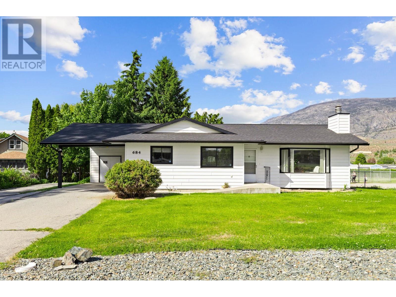 684 Merlot Avenue, Oliver, British Columbia  V0H 1T4 - Photo 1 - 10349626