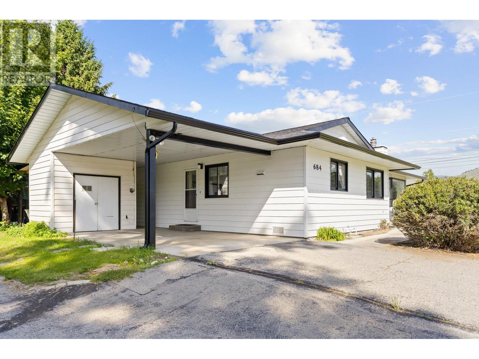 684 Merlot Avenue, Oliver, British Columbia  V0H 1T4 - Photo 3 - 10349626