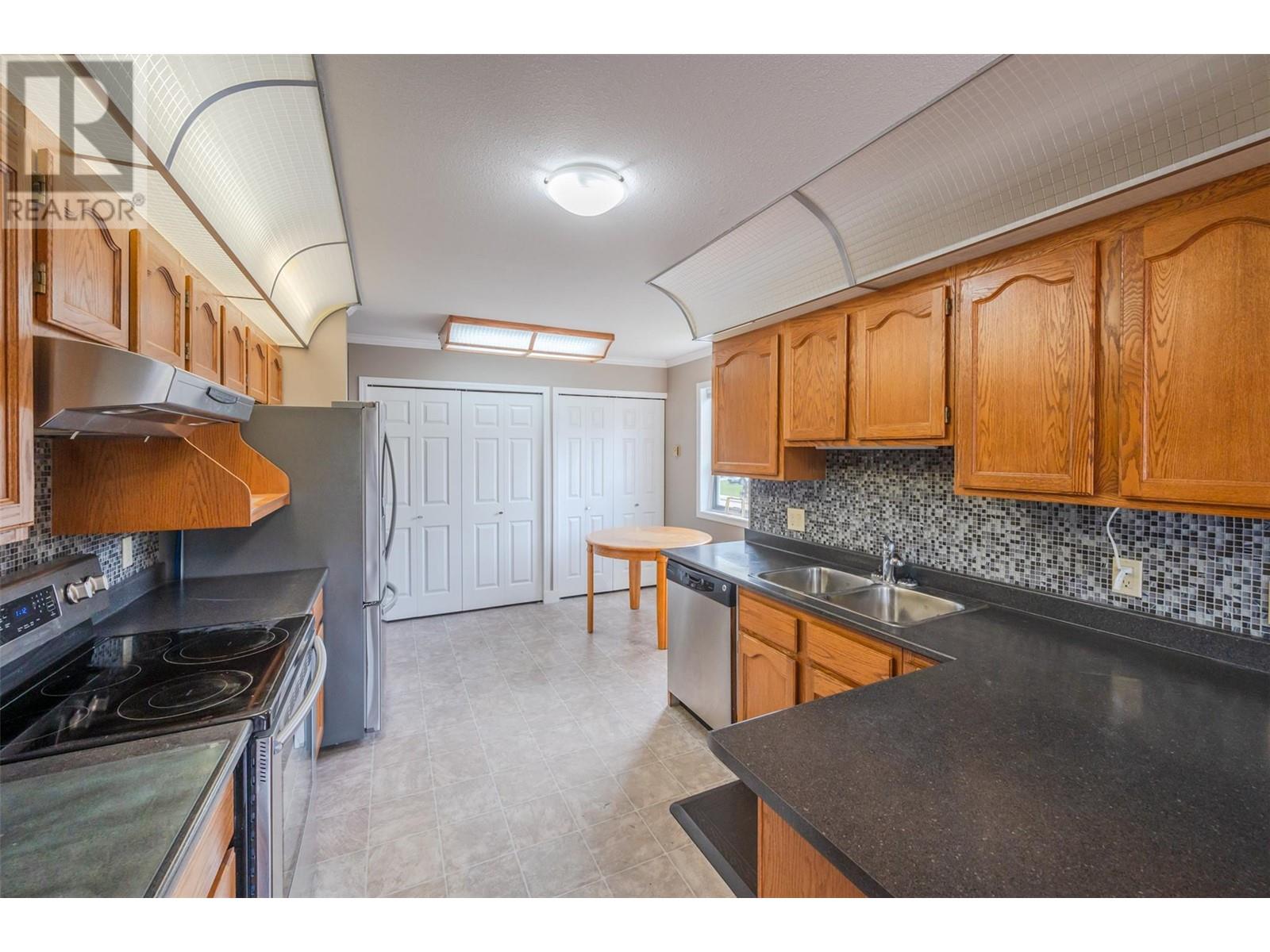 157 Green Avenue W Unit# 201, Penticton, British Columbia  V2A 3S9 - Photo 17 - 10349608
