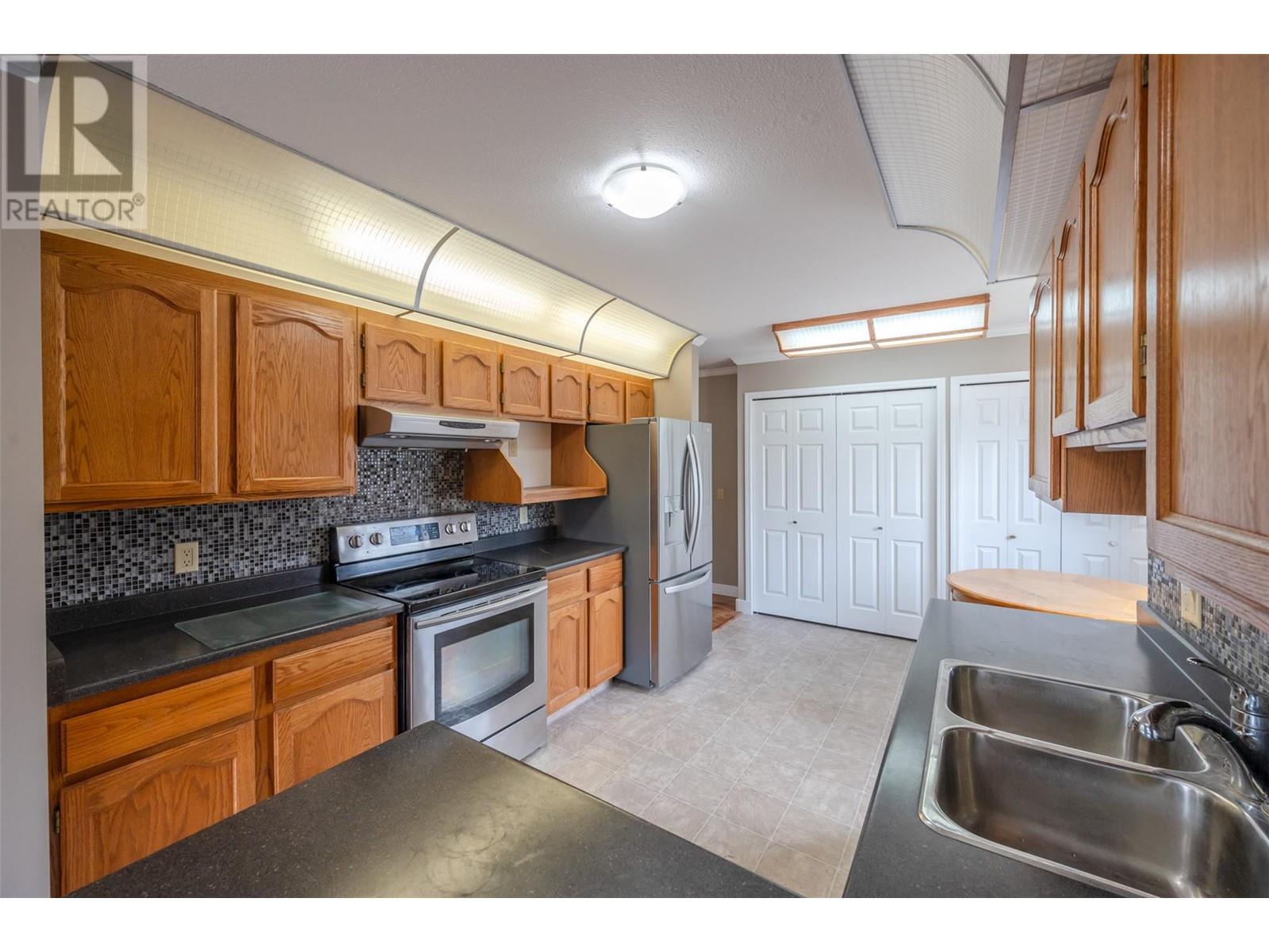 157 Green Avenue W Unit# 201, Penticton, British Columbia  V2A 3S9 - Photo 18 - 10349608