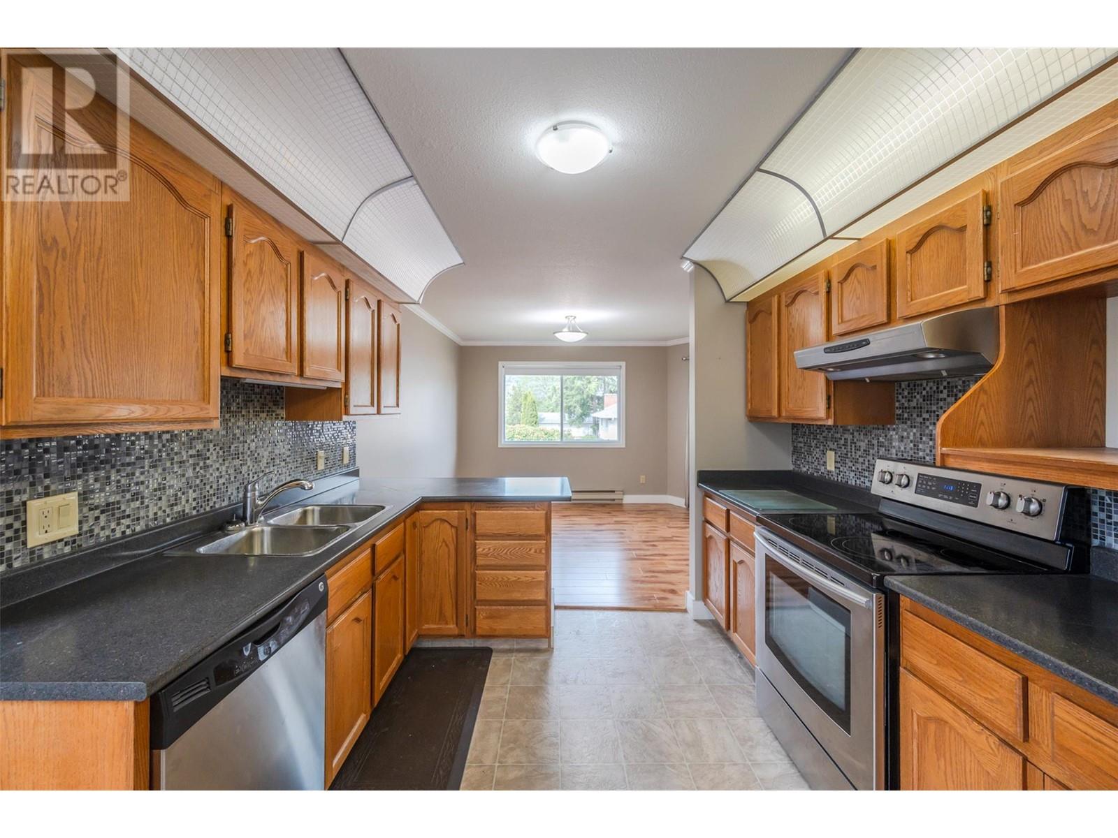 157 Green Avenue W Unit# 201, Penticton, British Columbia  V2A 3S9 - Photo 19 - 10349608