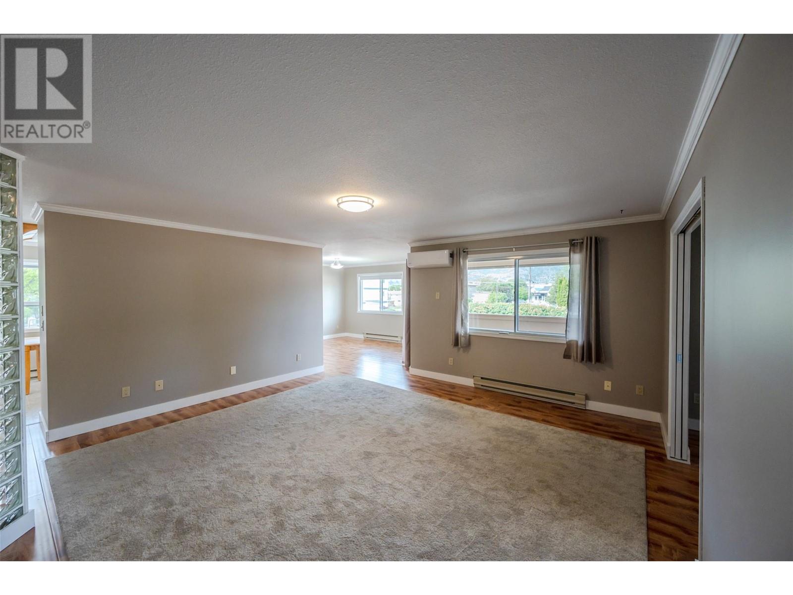 157 Green Avenue W Unit# 201, Penticton, British Columbia  V2A 3S9 - Photo 2 - 10349608