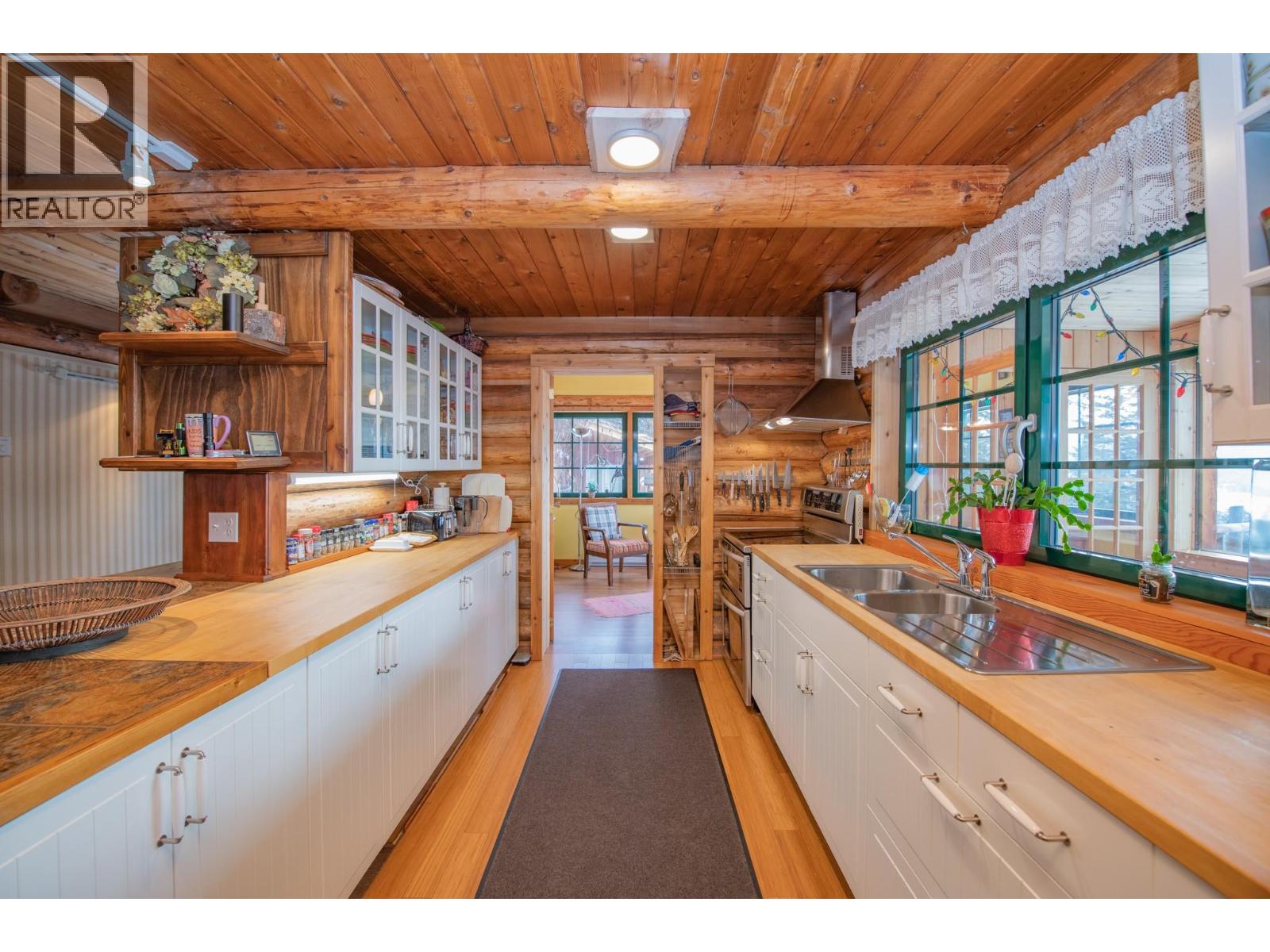 233 Albers Road, Lumby, British Columbia  V0E 2G5 - Photo 17 - 10334462