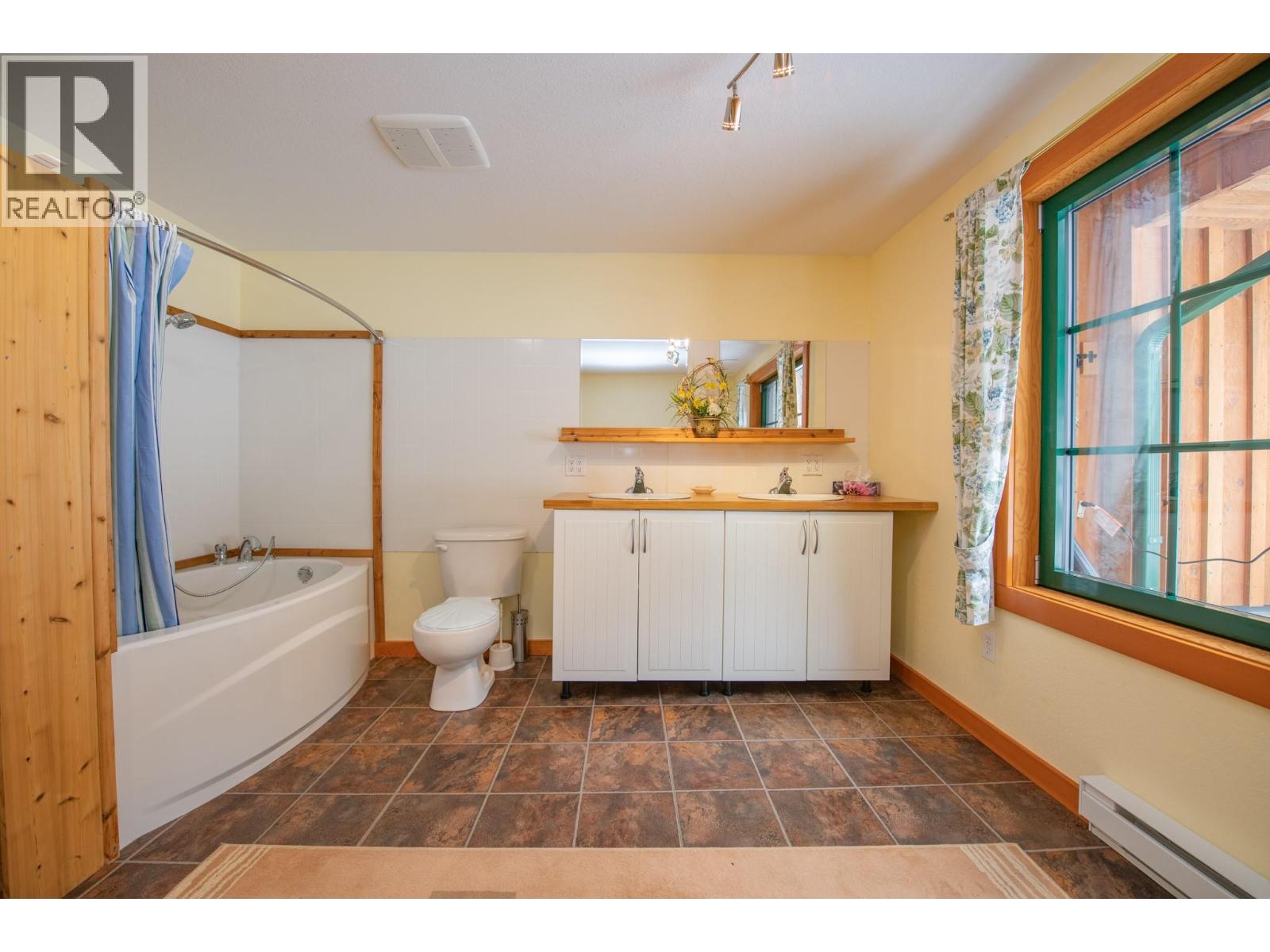 233 Albers Road, Lumby, British Columbia  V0E 2G5 - Photo 37 - 10334462