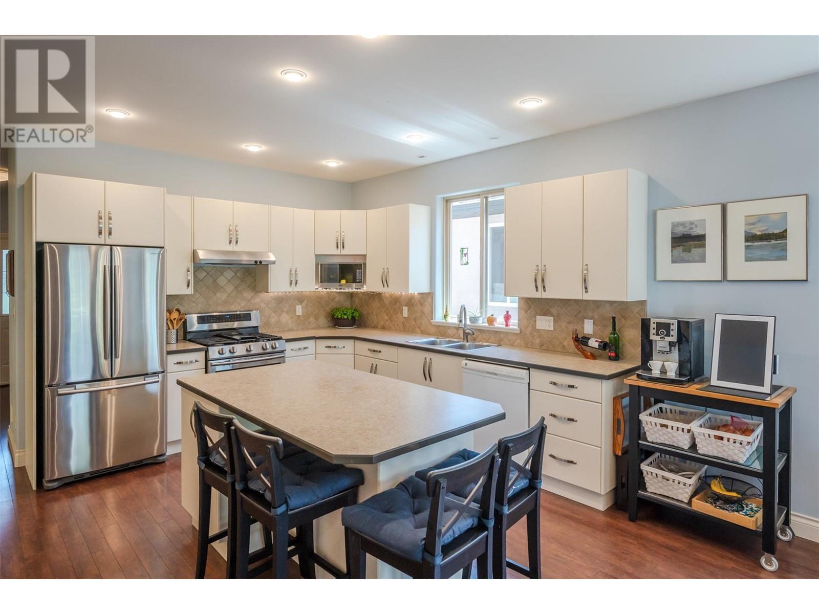 166 Willows Place, Oliver, British Columbia  V0H 1T4 - Photo 12 - 10349385