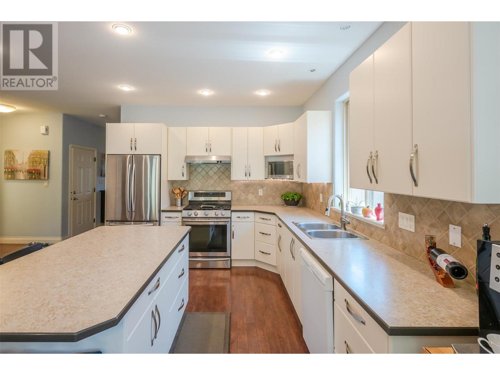166 Willows Place, Oliver, British Columbia  V0H 1T4 - Photo 13 - 10349385