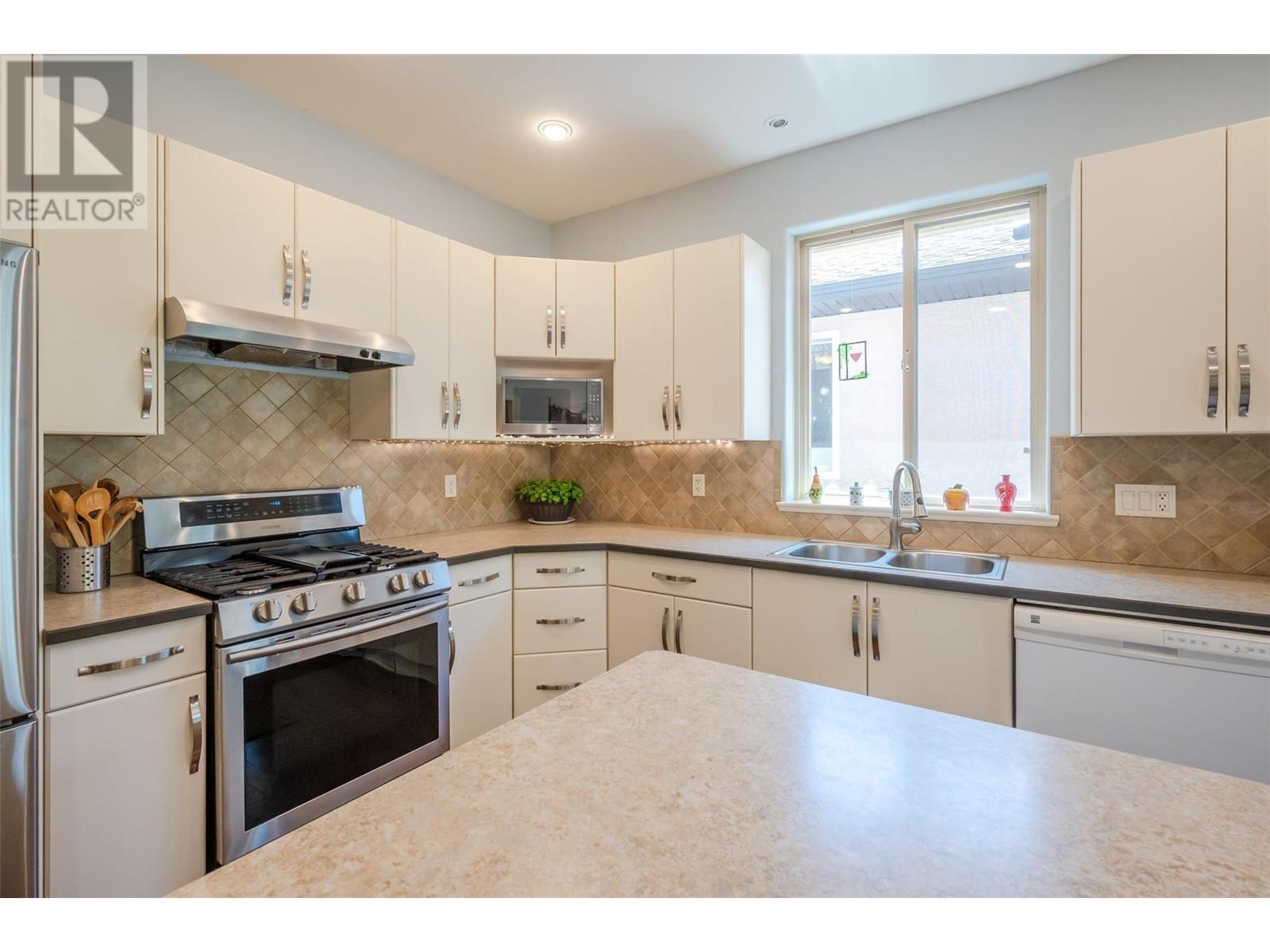 166 Willows Place, Oliver, British Columbia  V0H 1T4 - Photo 19 - 10349385