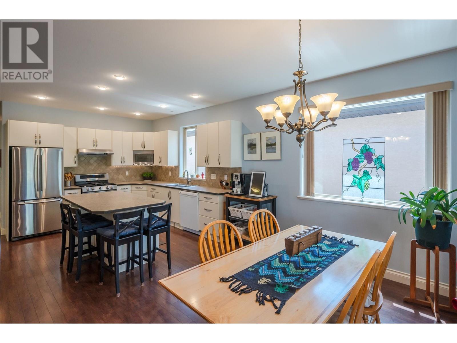 166 Willows Place, Oliver, British Columbia  V0H 1T4 - Photo 3 - 10349385