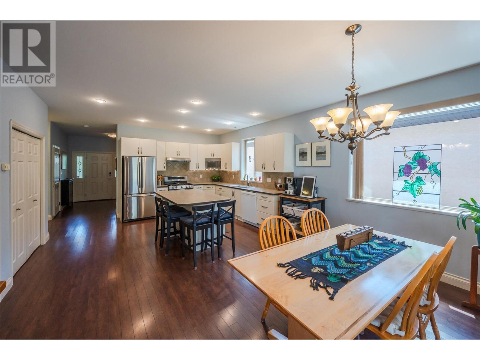 166 Willows Place, Oliver, British Columbia  V0H 1T4 - Photo 5 - 10349385