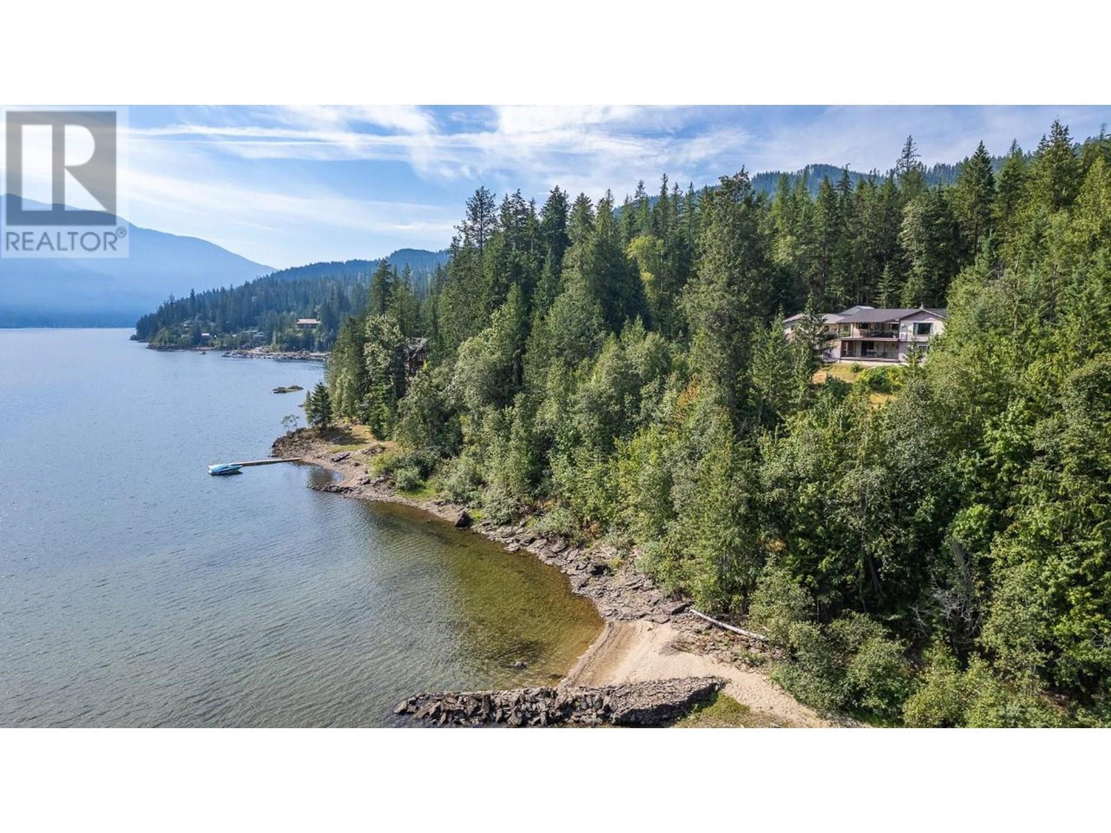 15730 Peters Road, Crawford Bay, British Columbia  V0B 1E0 - Photo 1 - 10349749