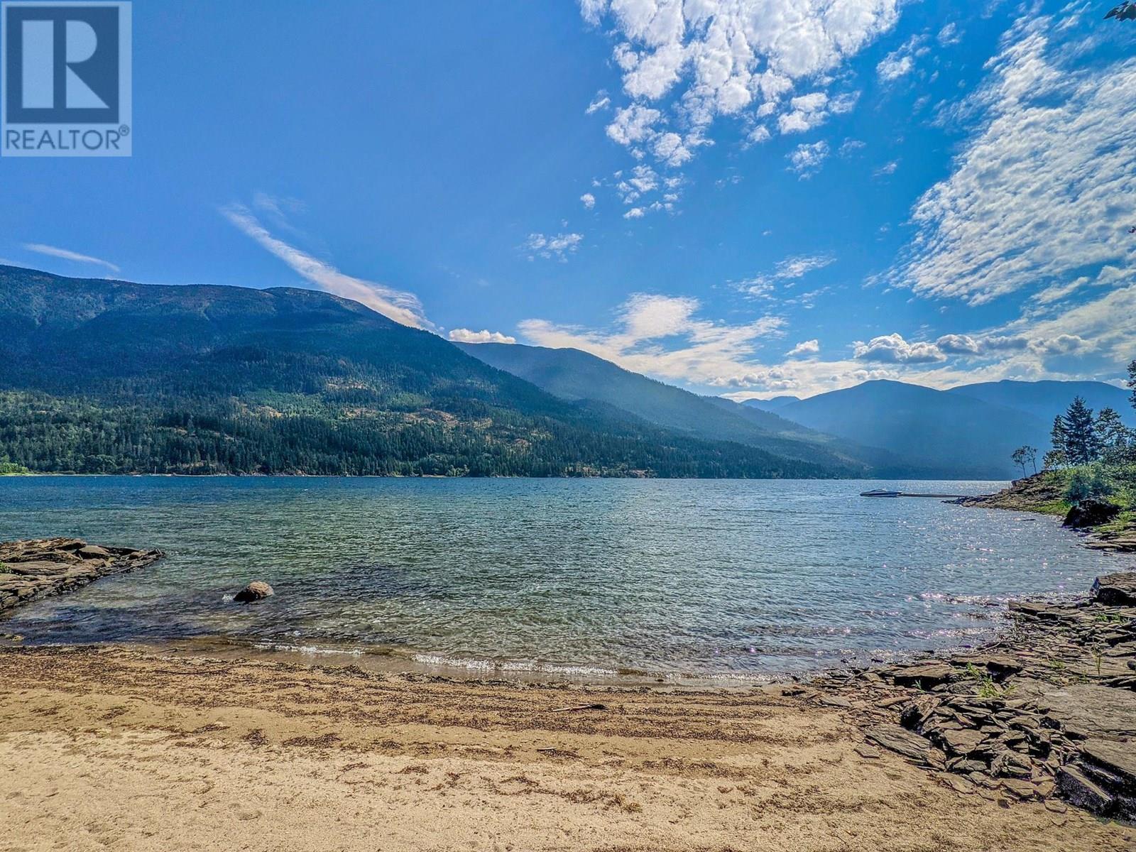 15730 Peters Road, Crawford Bay, British Columbia  V0B 1E0 - Photo 10 - 10349749