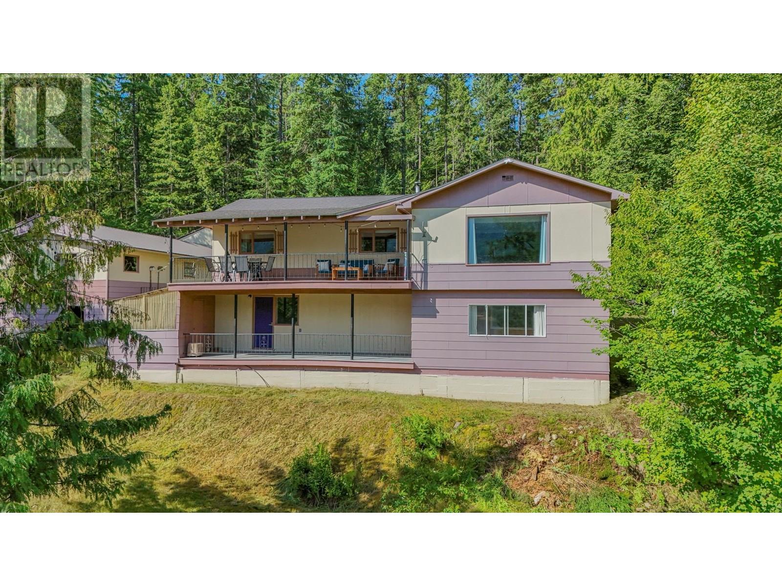 15730 Peters Road, Crawford Bay, British Columbia  V0B 1E0 - Photo 12 - 10349749