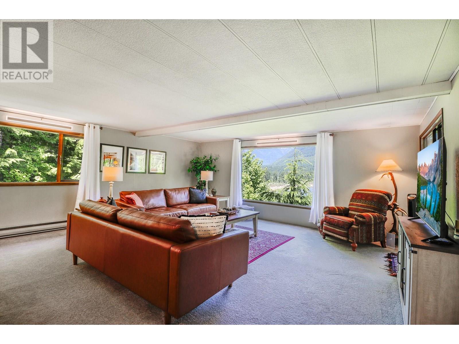 15730 Peters Road, Crawford Bay, British Columbia  V0B 1E0 - Photo 13 - 10349749