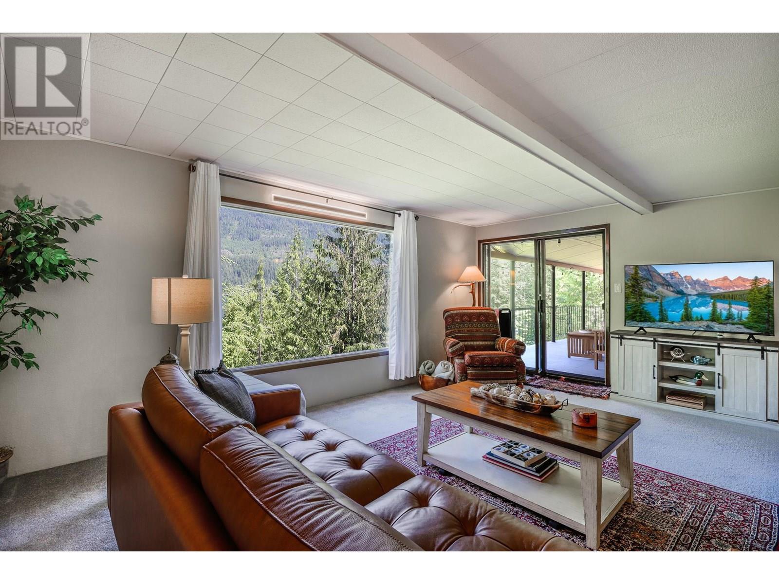 15730 Peters Road, Crawford Bay, British Columbia  V0B 1E0 - Photo 15 - 10349749