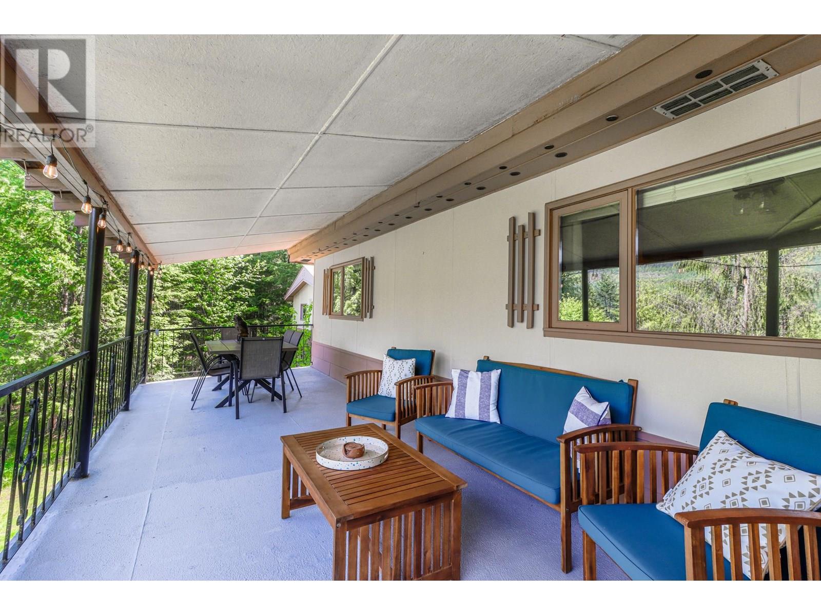 15730 Peters Road, Crawford Bay, British Columbia  V0B 1E0 - Photo 19 - 10349749