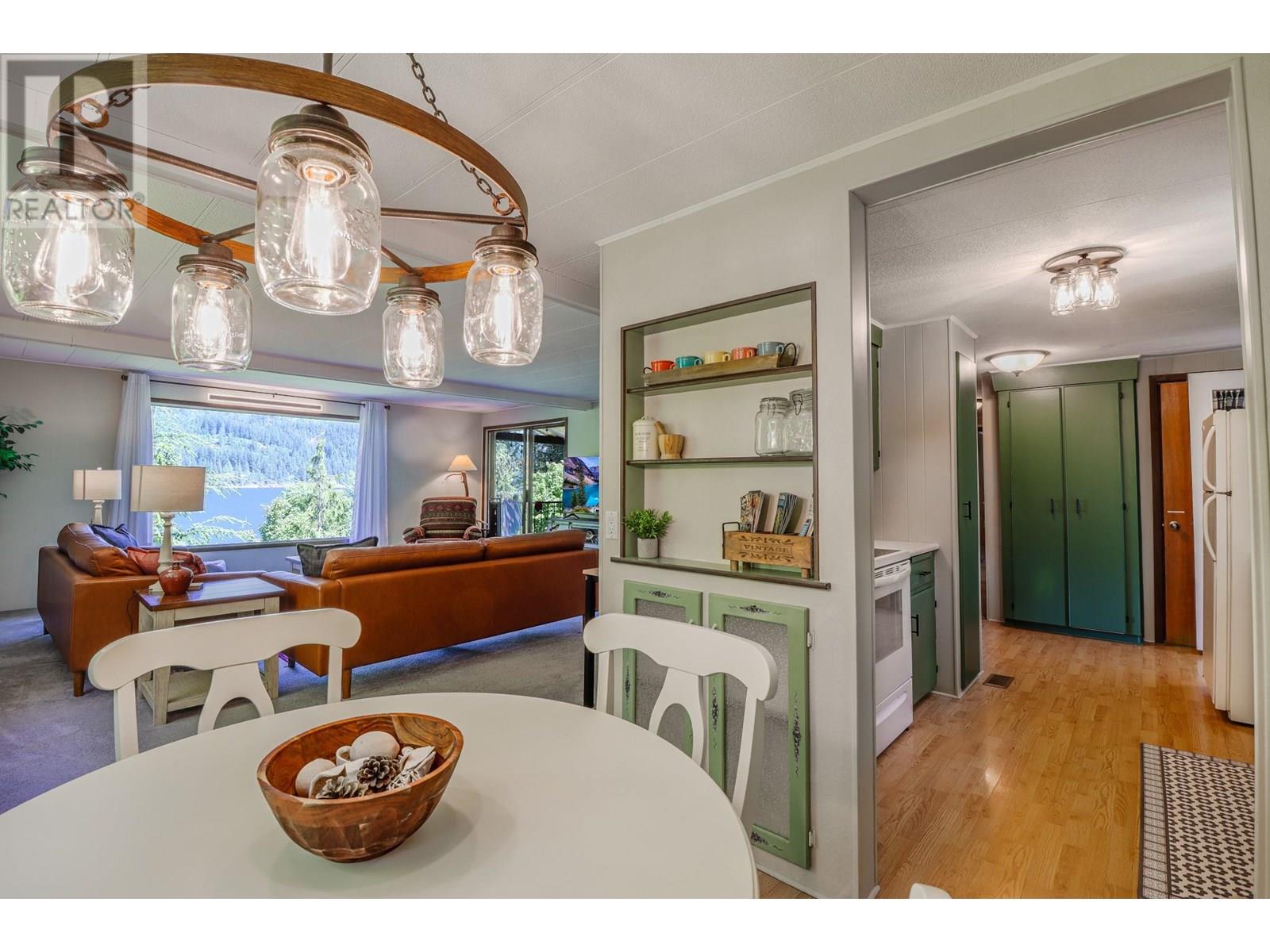 15730 Peters Road, Crawford Bay, British Columbia  V0B 1E0 - Photo 22 - 10349749