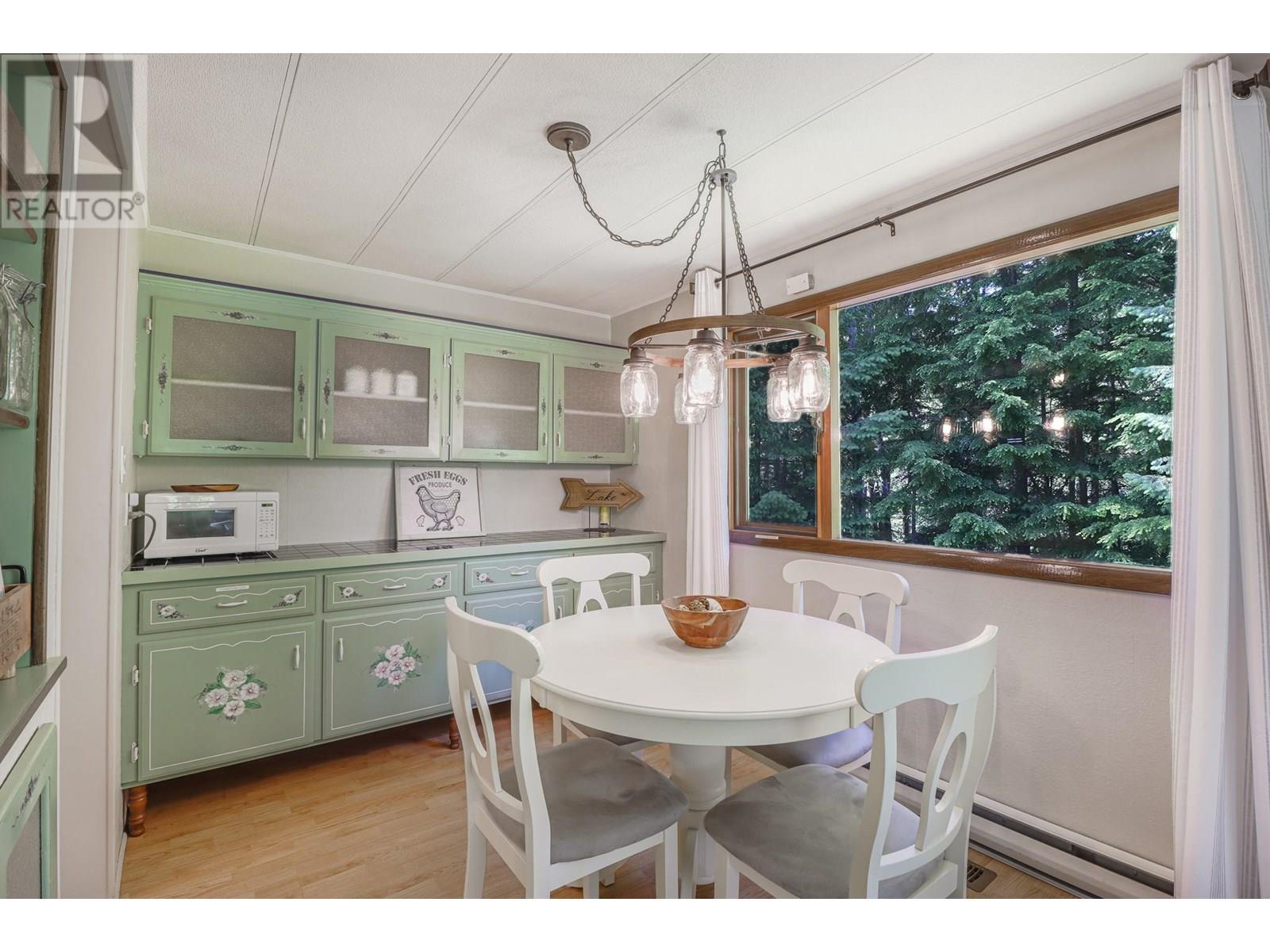 15730 Peters Road, Crawford Bay, British Columbia  V0B 1E0 - Photo 23 - 10349749