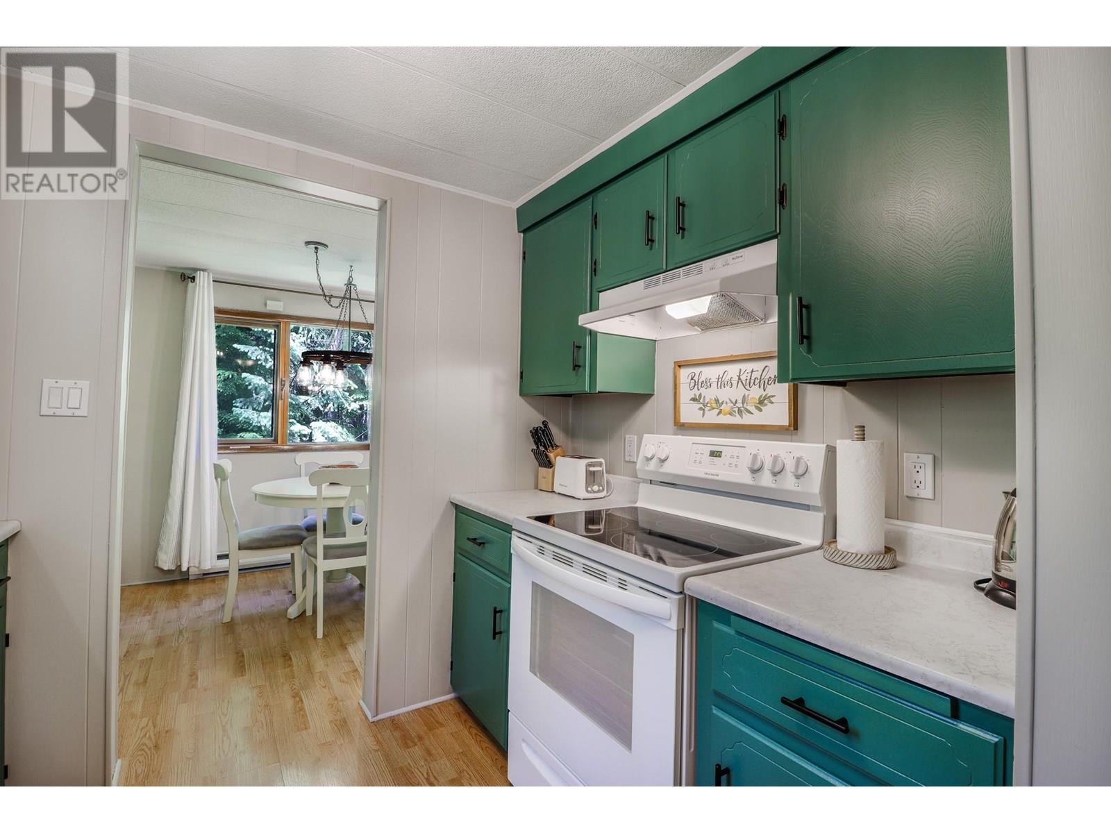 15730 Peters Road, Crawford Bay, British Columbia  V0B 1E0 - Photo 24 - 10349749