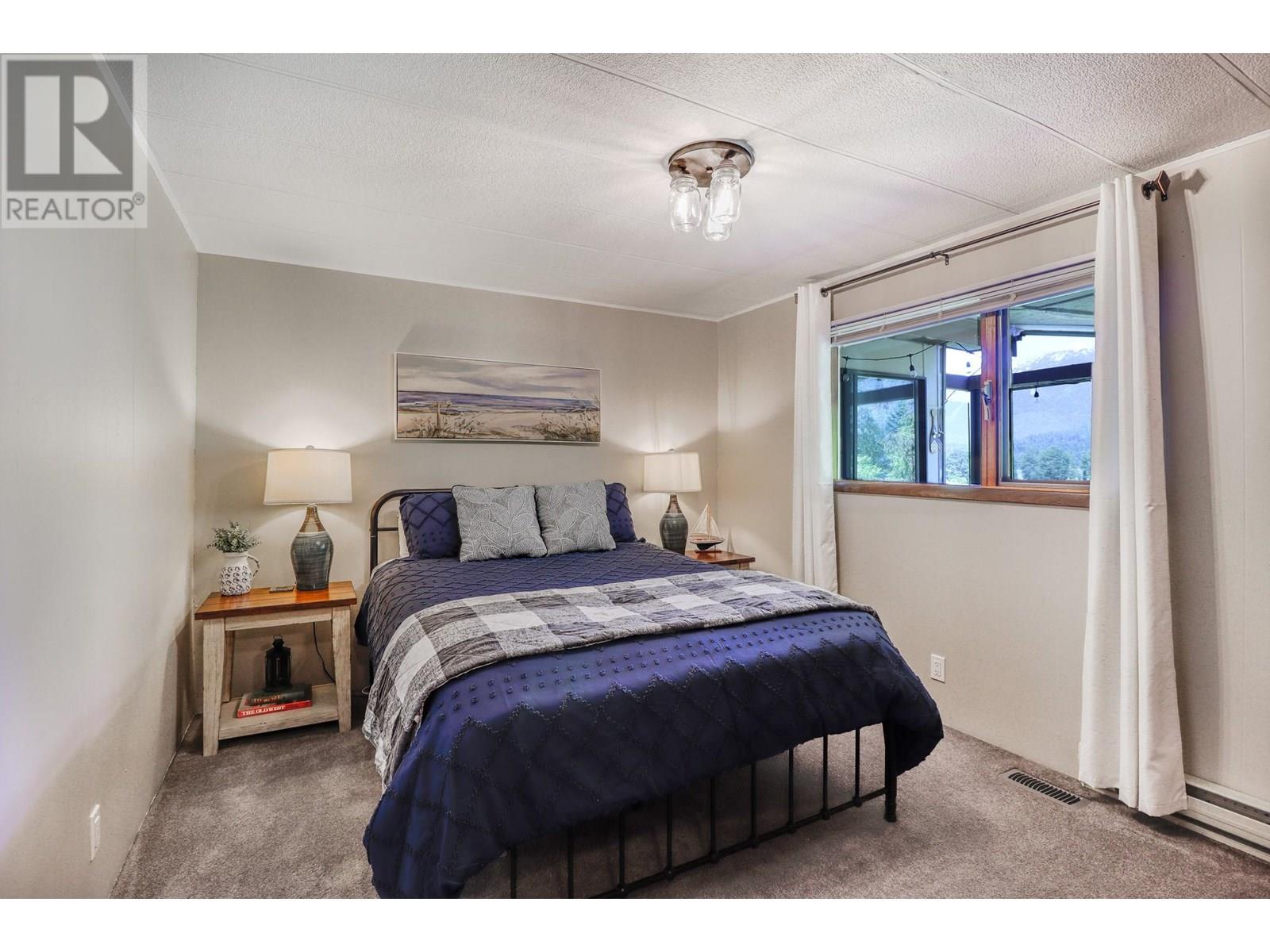 15730 Peters Road, Crawford Bay, British Columbia  V0B 1E0 - Photo 29 - 10349749