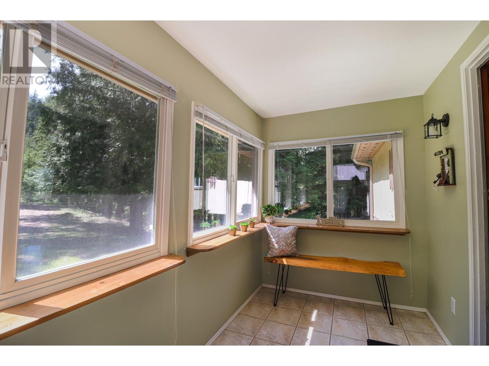 15730 Peters Road, Crawford Bay, British Columbia  V0B 1E0 - Photo 36 - 10349749