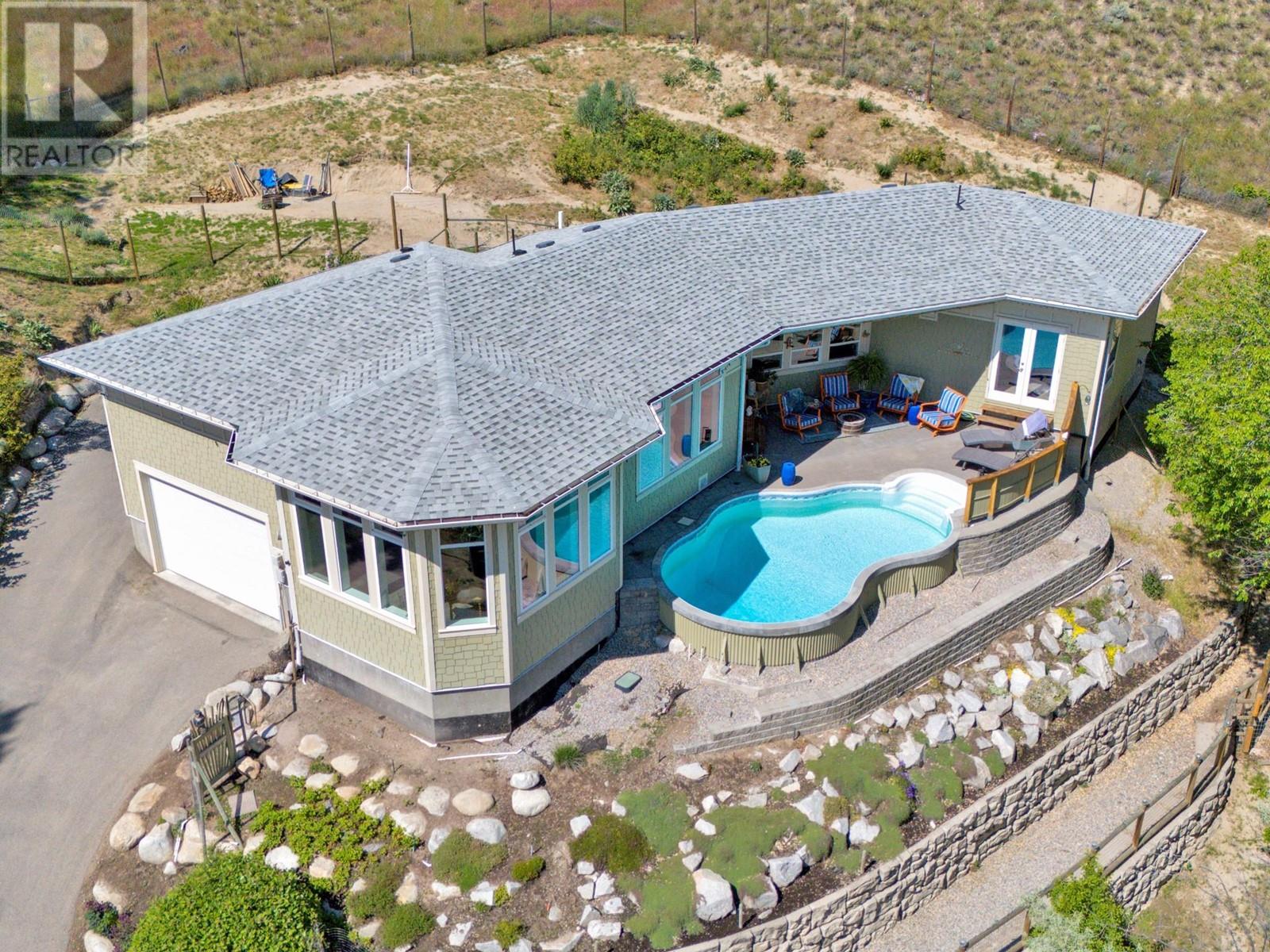 153 Smythe Drive, Penticton, British Columbia  V2A 8W6 - Photo 2 - 10349806