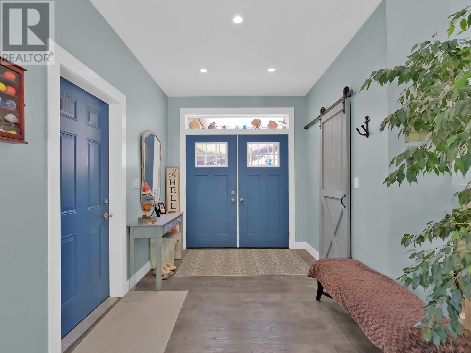 153 Smythe Drive, Penticton, British Columbia  V2A 8W6 - Photo 3 - 10349806