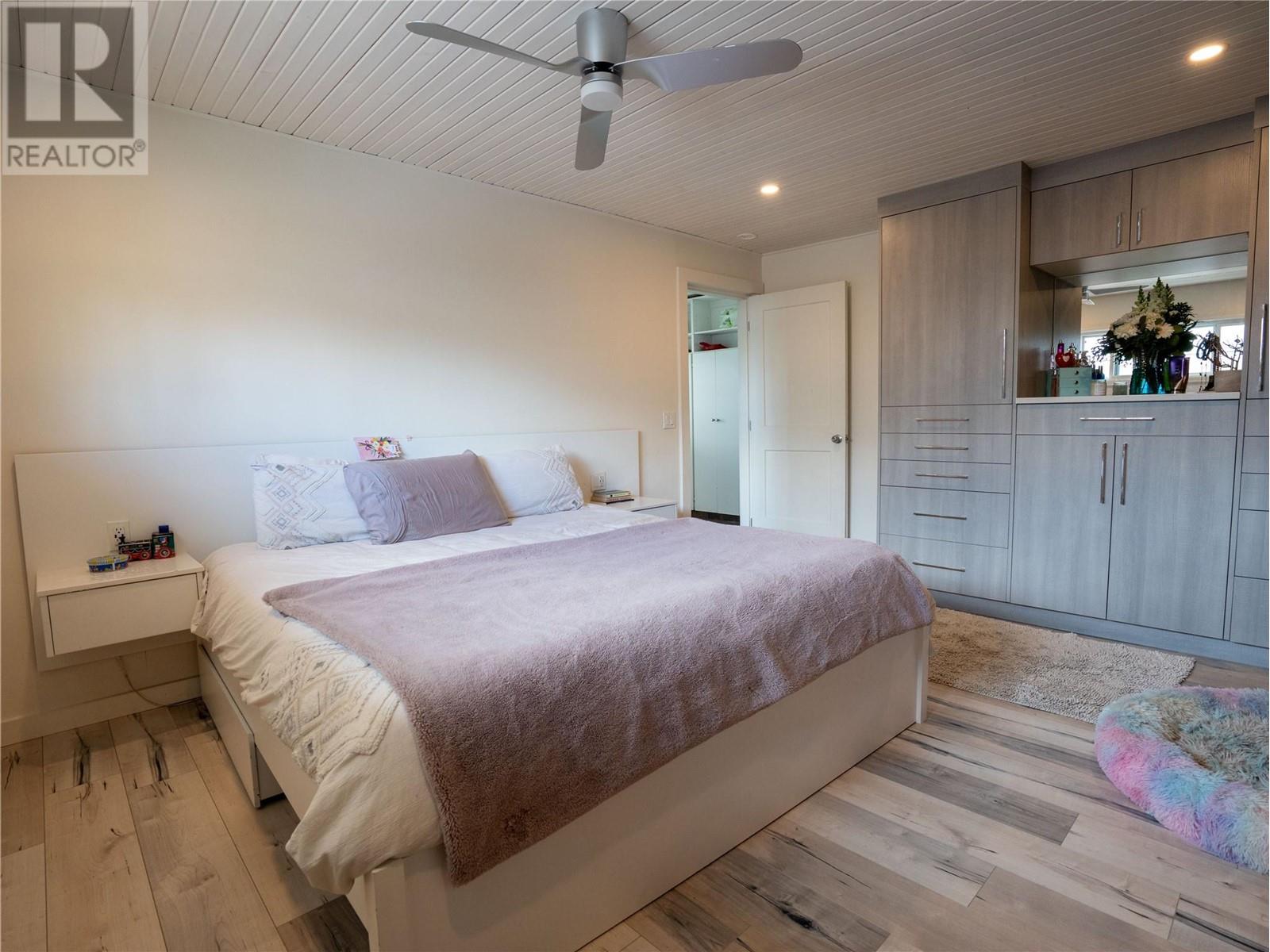 989 Kilwinning Street, Penticton, British Columbia  V2A 4N8 - Photo 11 - 10349476