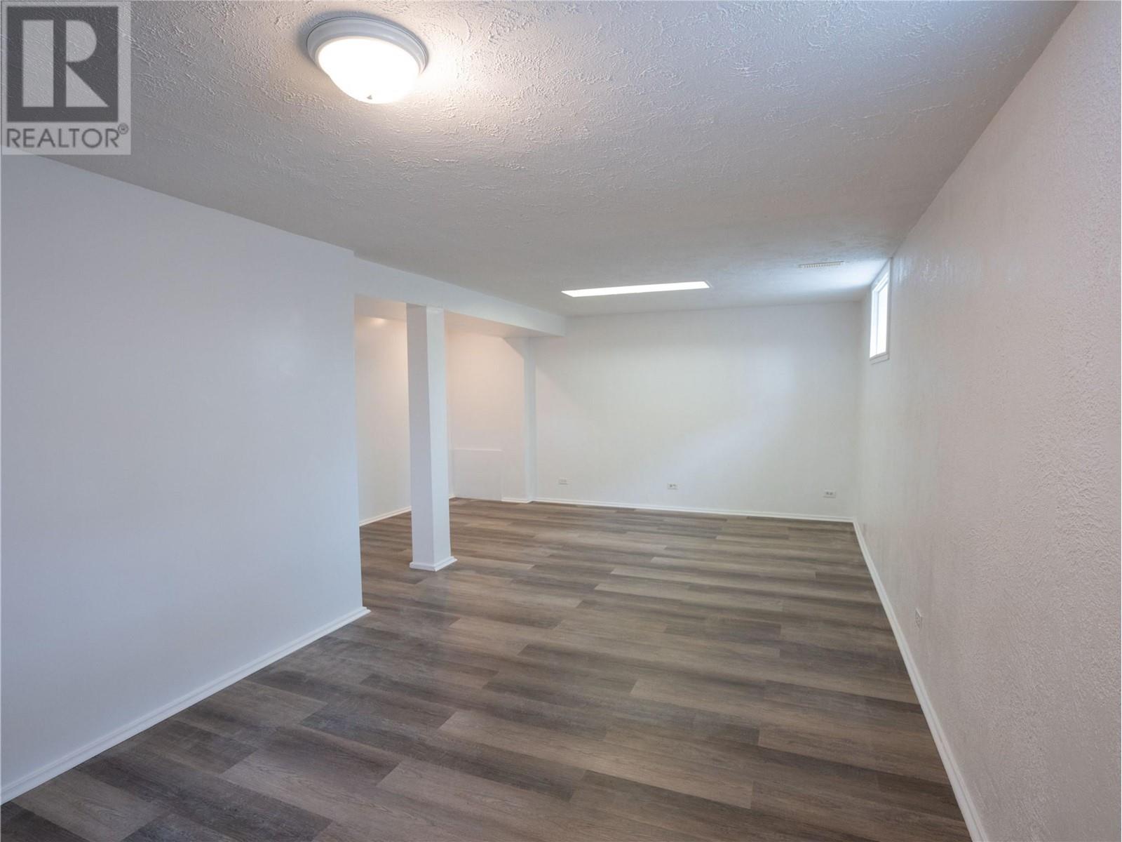 989 Kilwinning Street, Penticton, British Columbia  V2A 4N8 - Photo 22 - 10349476