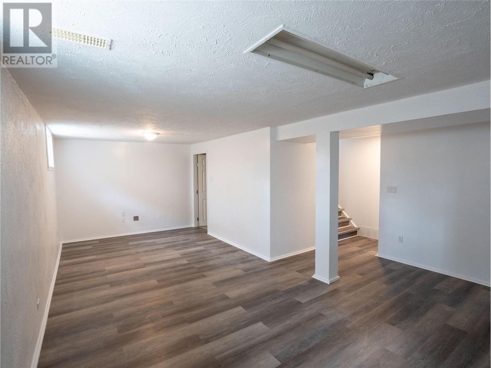 989 Kilwinning Street, Penticton, British Columbia  V2A 4N8 - Photo 23 - 10349476
