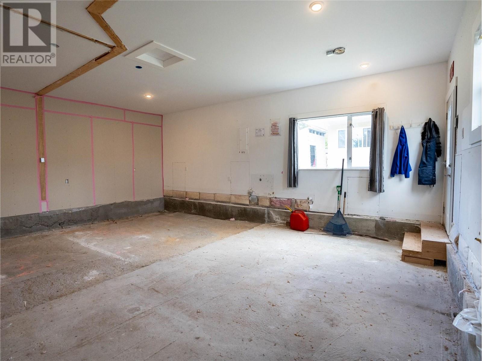 989 Kilwinning Street, Penticton, British Columbia  V2A 4N8 - Photo 26 - 10349476