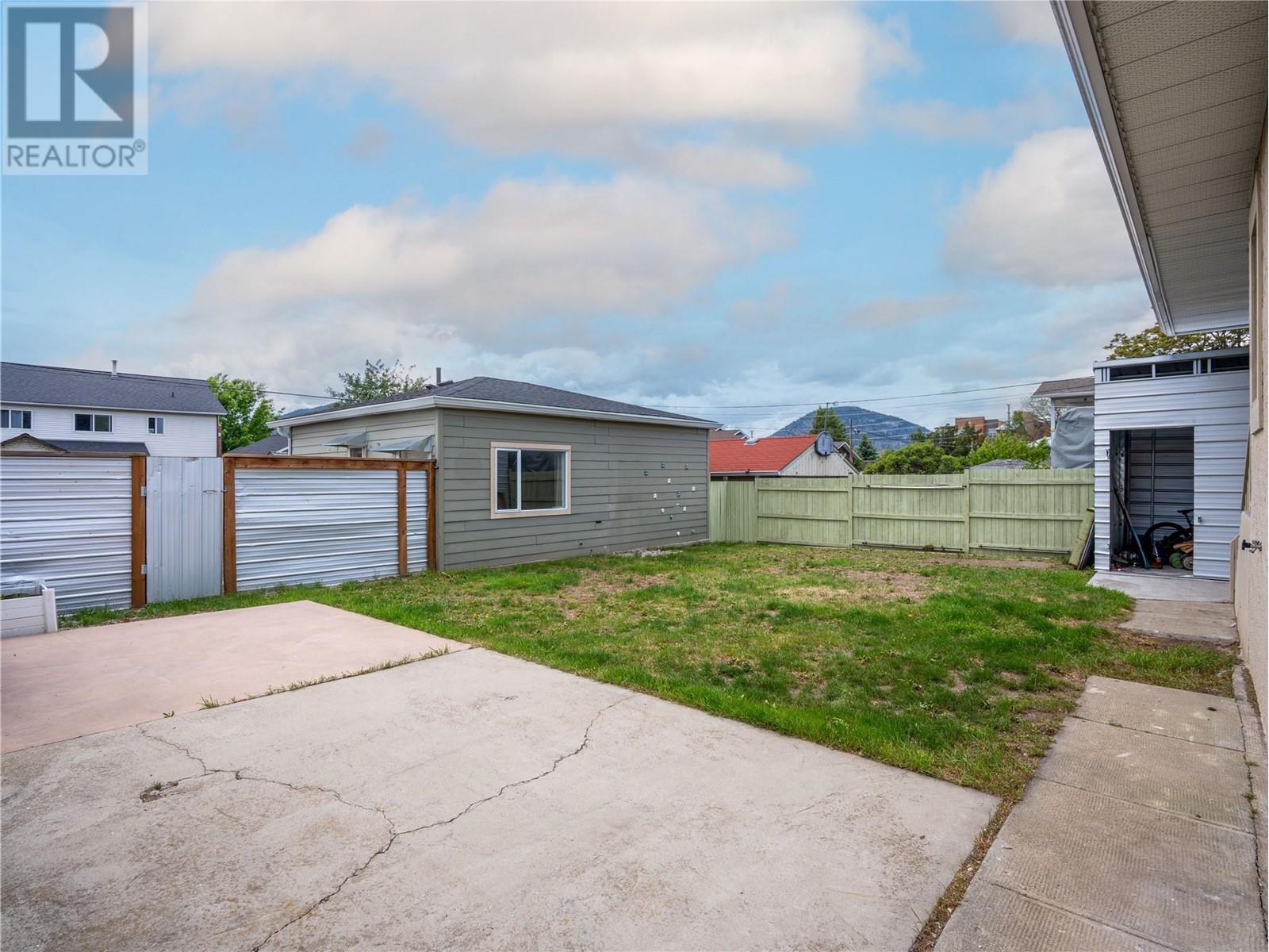 989 Kilwinning Street, Penticton, British Columbia  V2A 4N8 - Photo 9 - 10349476