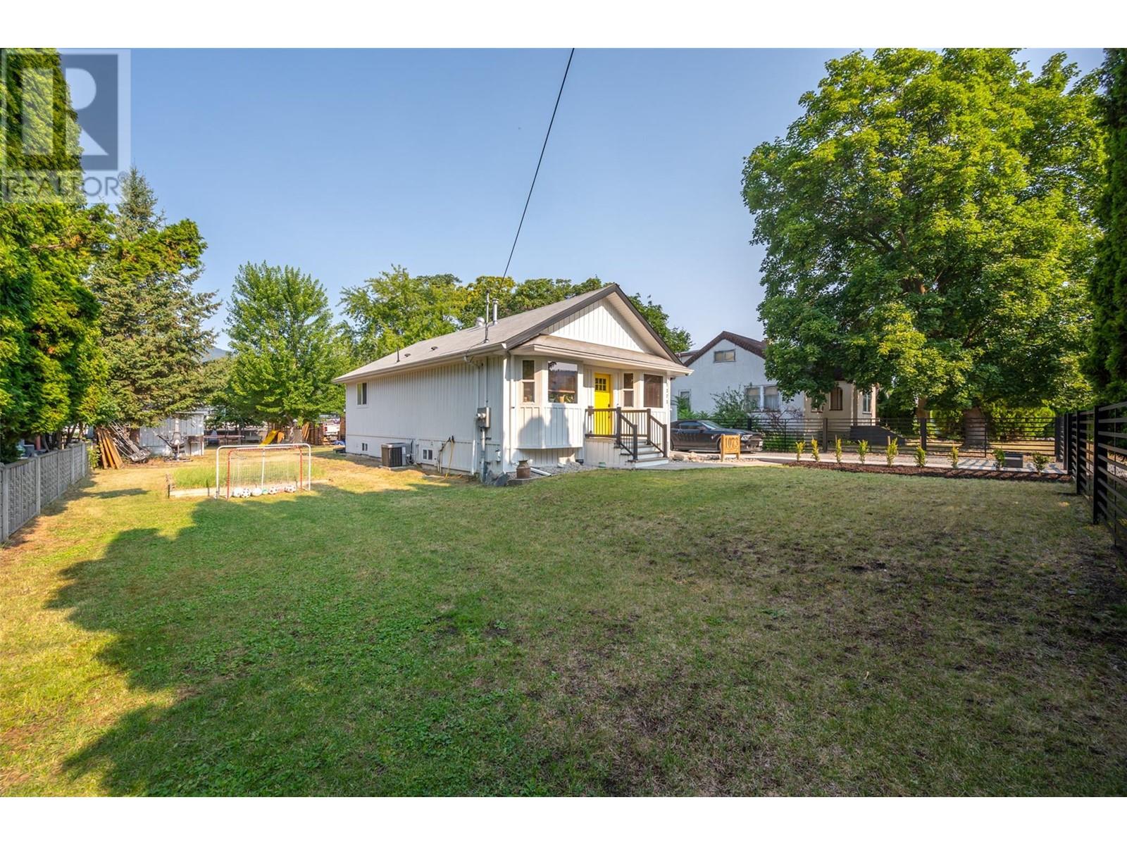 1073 Moosejaw Street, Penticton, British Columbia  V2A 5T5 - Photo 3 - 10349798