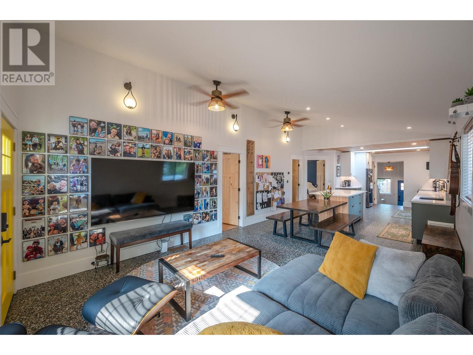 1073 Moosejaw Street, Penticton, British Columbia  V2A 5T5 - Photo 4 - 10349798