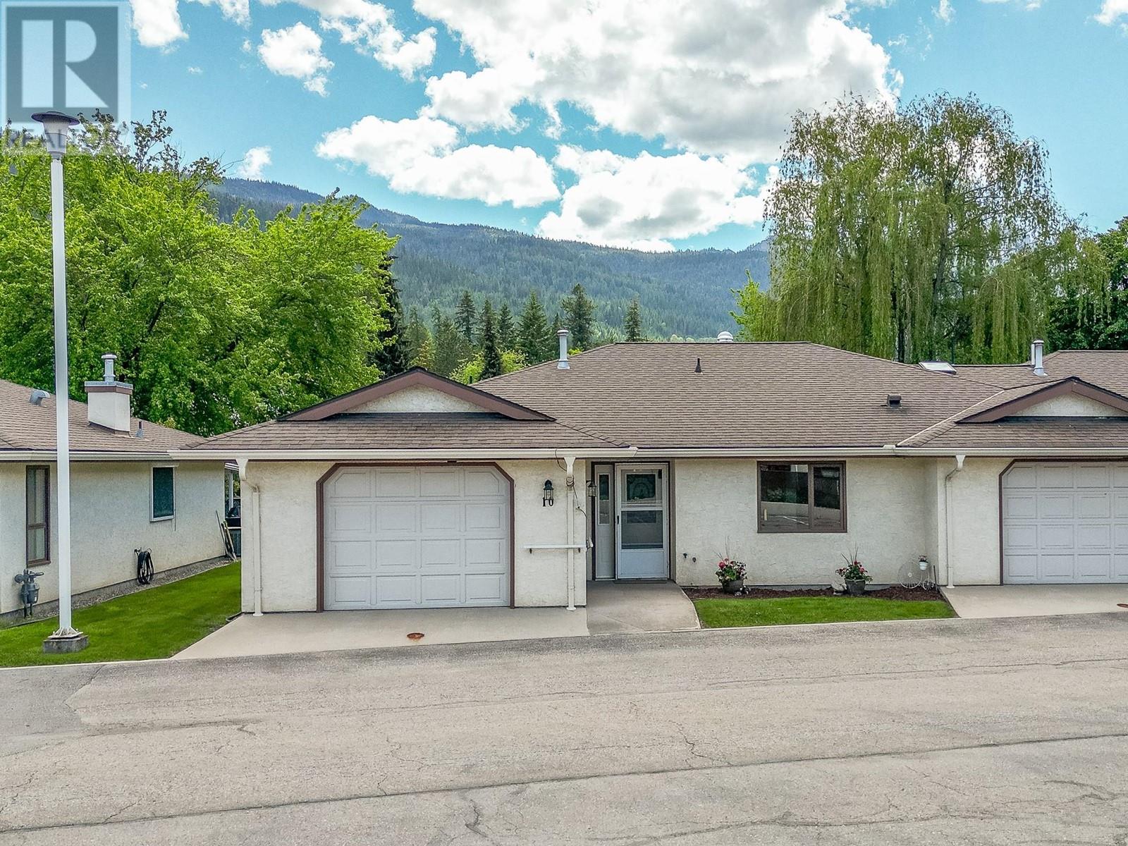 151 8 Avenue Sw Unit# 10, Salmon Arm, British Columbia  V1E 1B9 - Photo 2 - 10349190