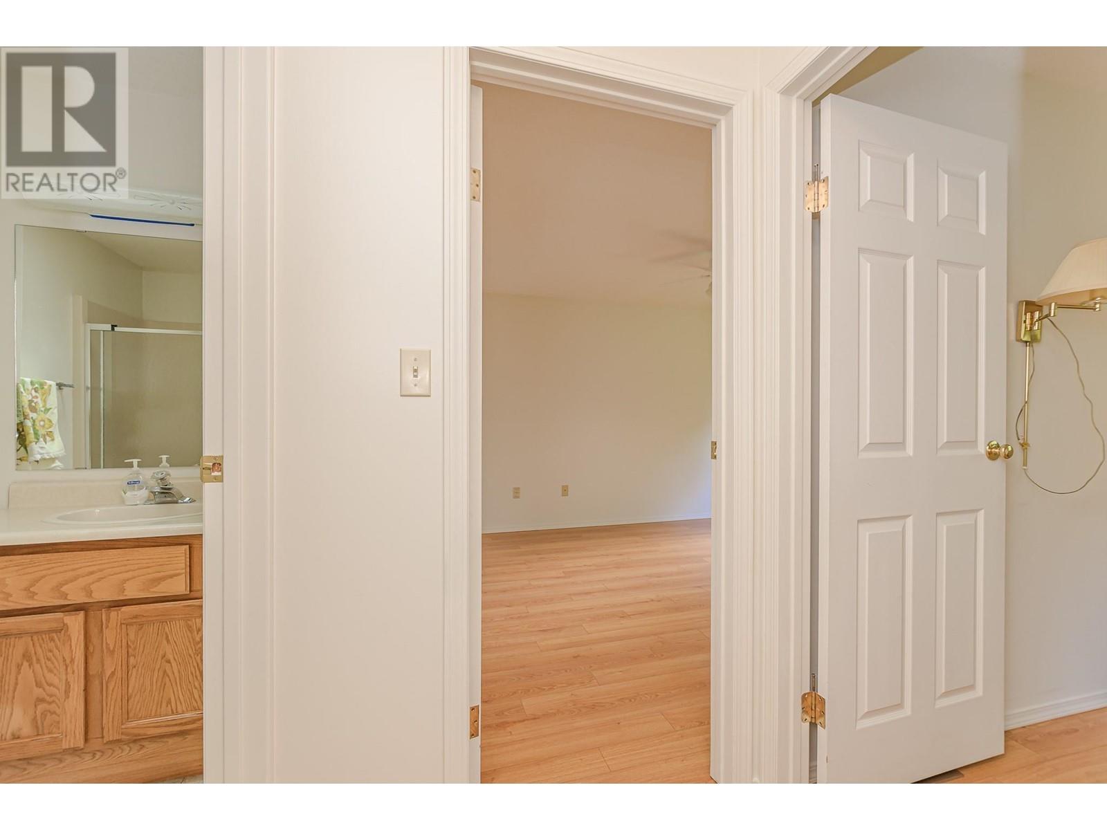 151 8 Avenue Sw Unit# 10, Salmon Arm, British Columbia  V1E 1B9 - Photo 32 - 10349190