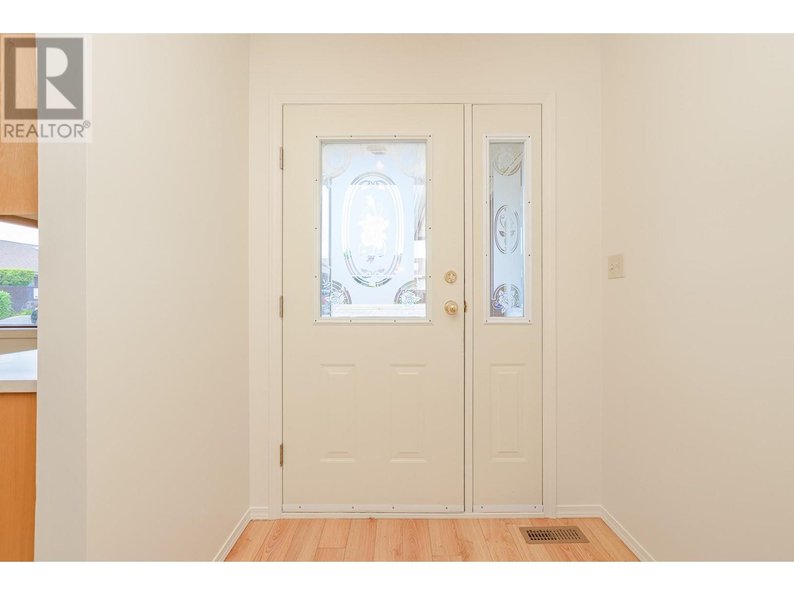 151 8 Avenue Sw Unit# 10, Salmon Arm, British Columbia  V1E 1B9 - Photo 9 - 10349190