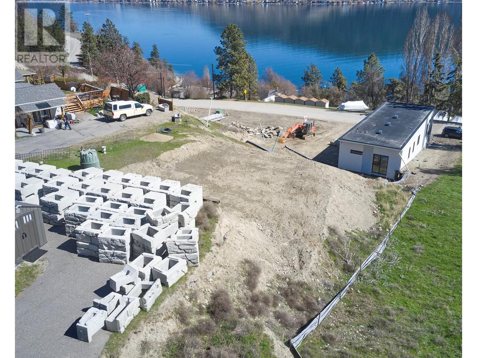 8841 Adventure Bay Road, Vernon, British Columbia  V1H 1E1 - Photo 11 - 10349839