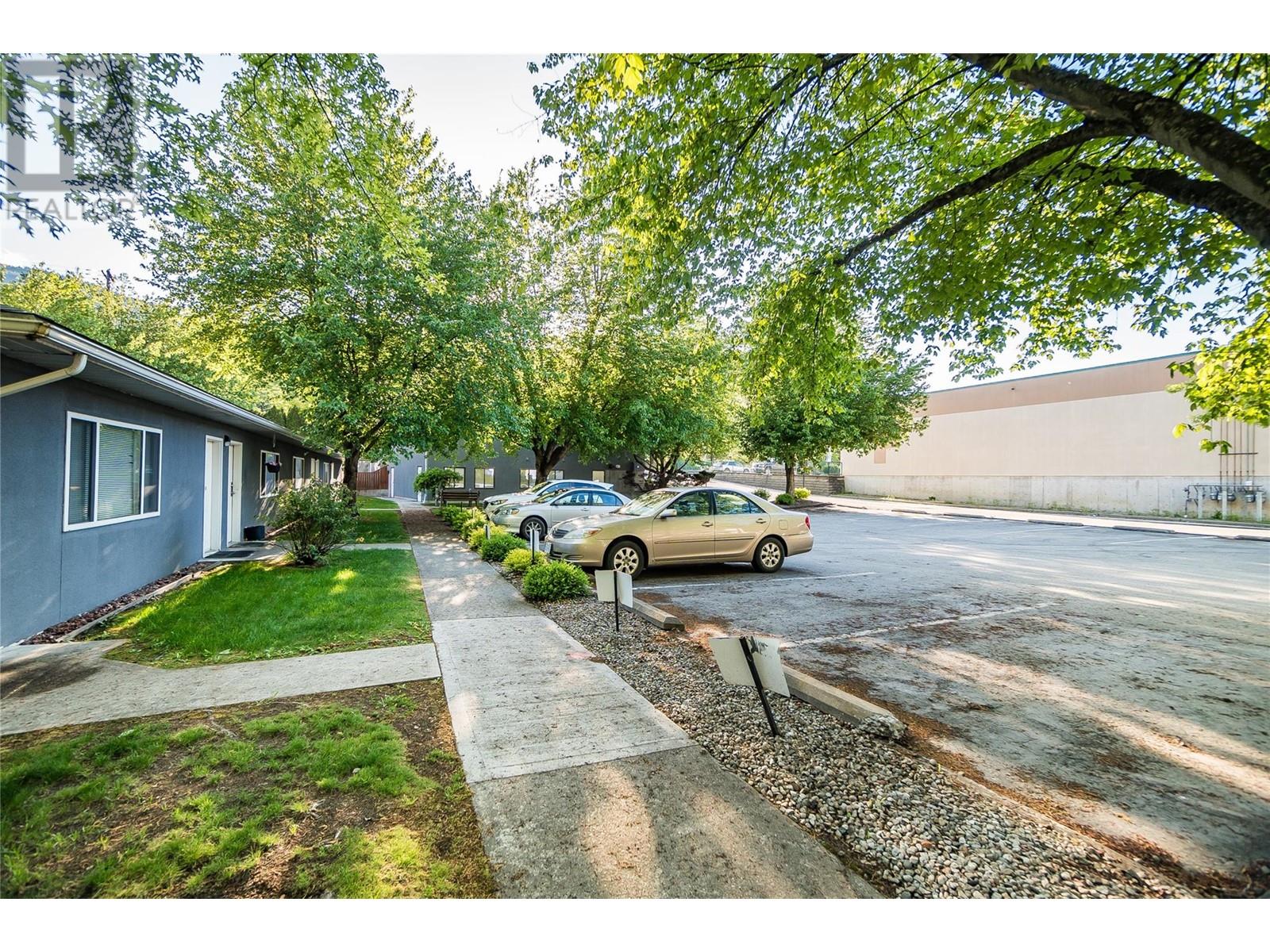 663 Columbia Avenue, Castlegar, British Columbia  V1N 1H1 - Photo 12 - 10348899