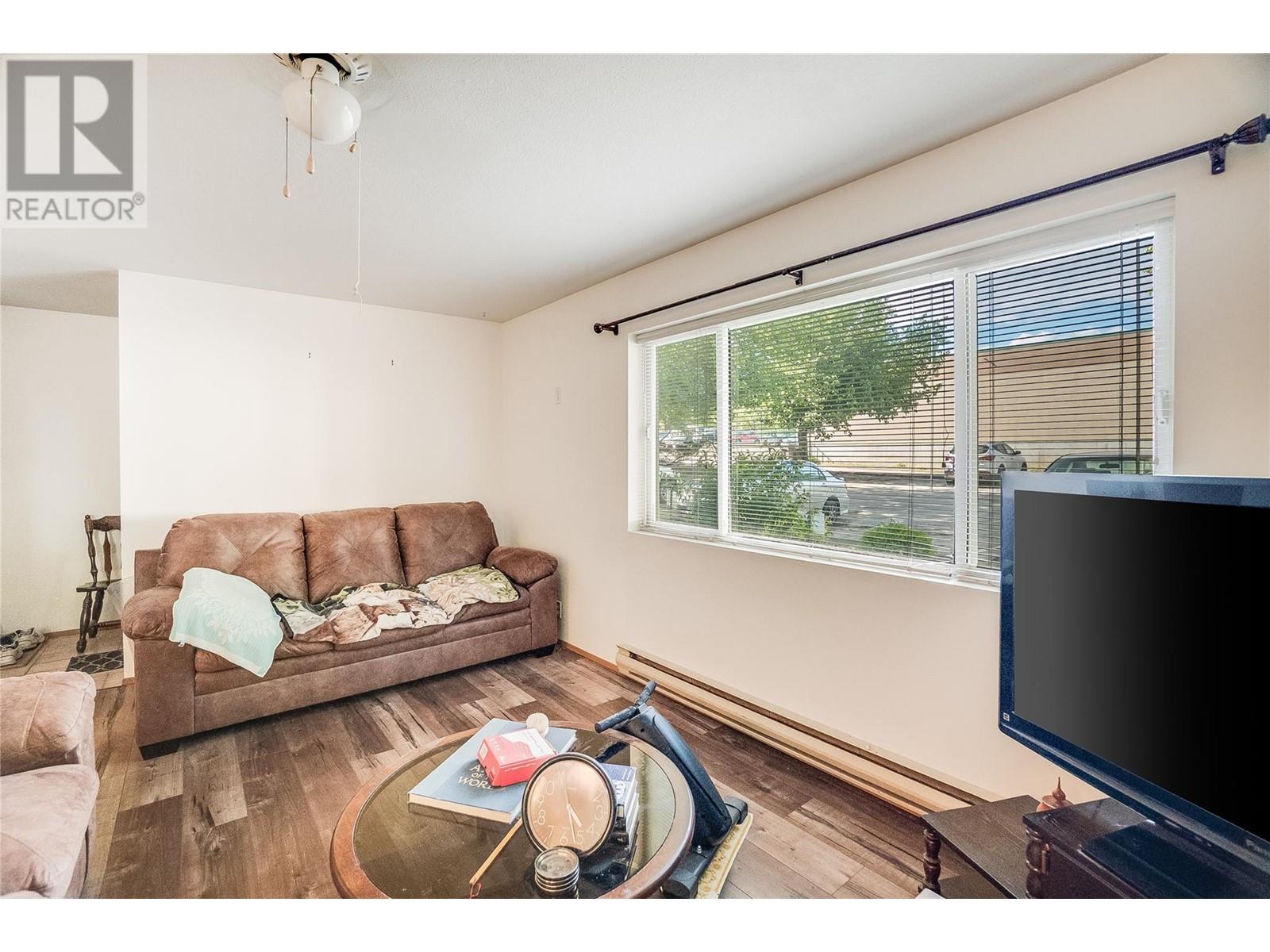 663 Columbia Avenue, Castlegar, British Columbia  V1N 1H1 - Photo 16 - 10348899