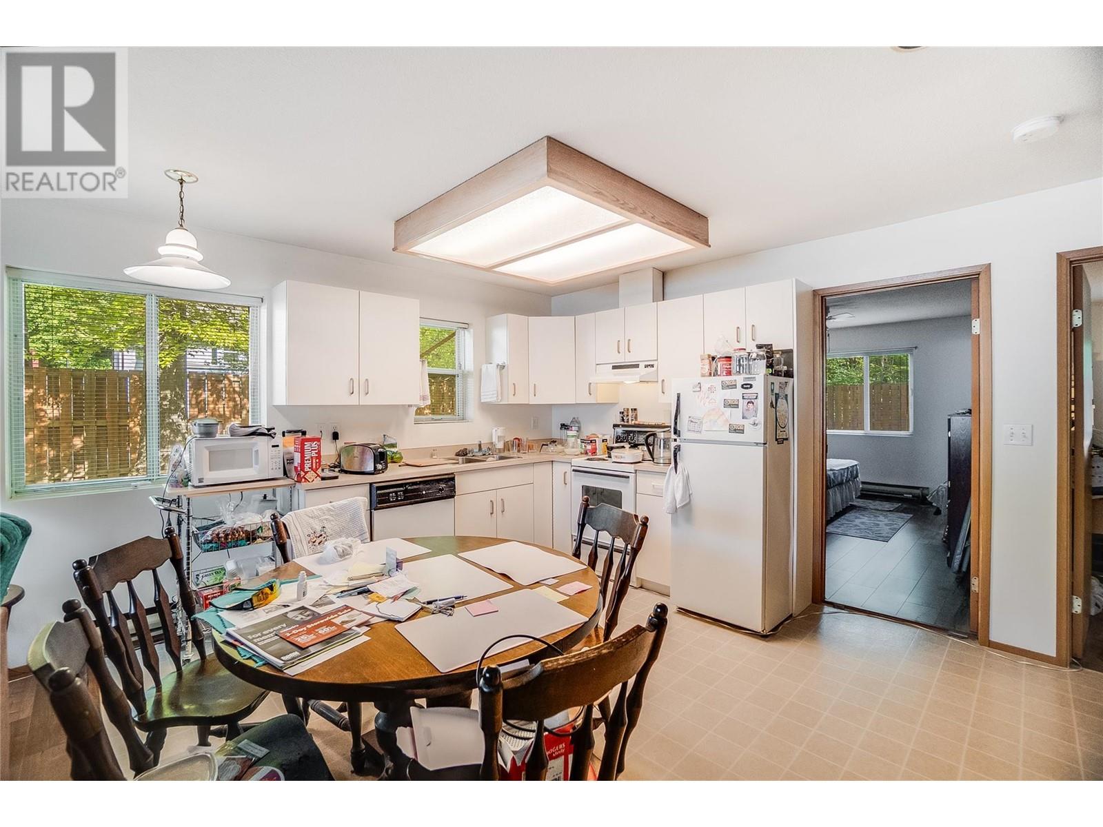 663 Columbia Avenue, Castlegar, British Columbia  V1N 1H1 - Photo 17 - 10348899